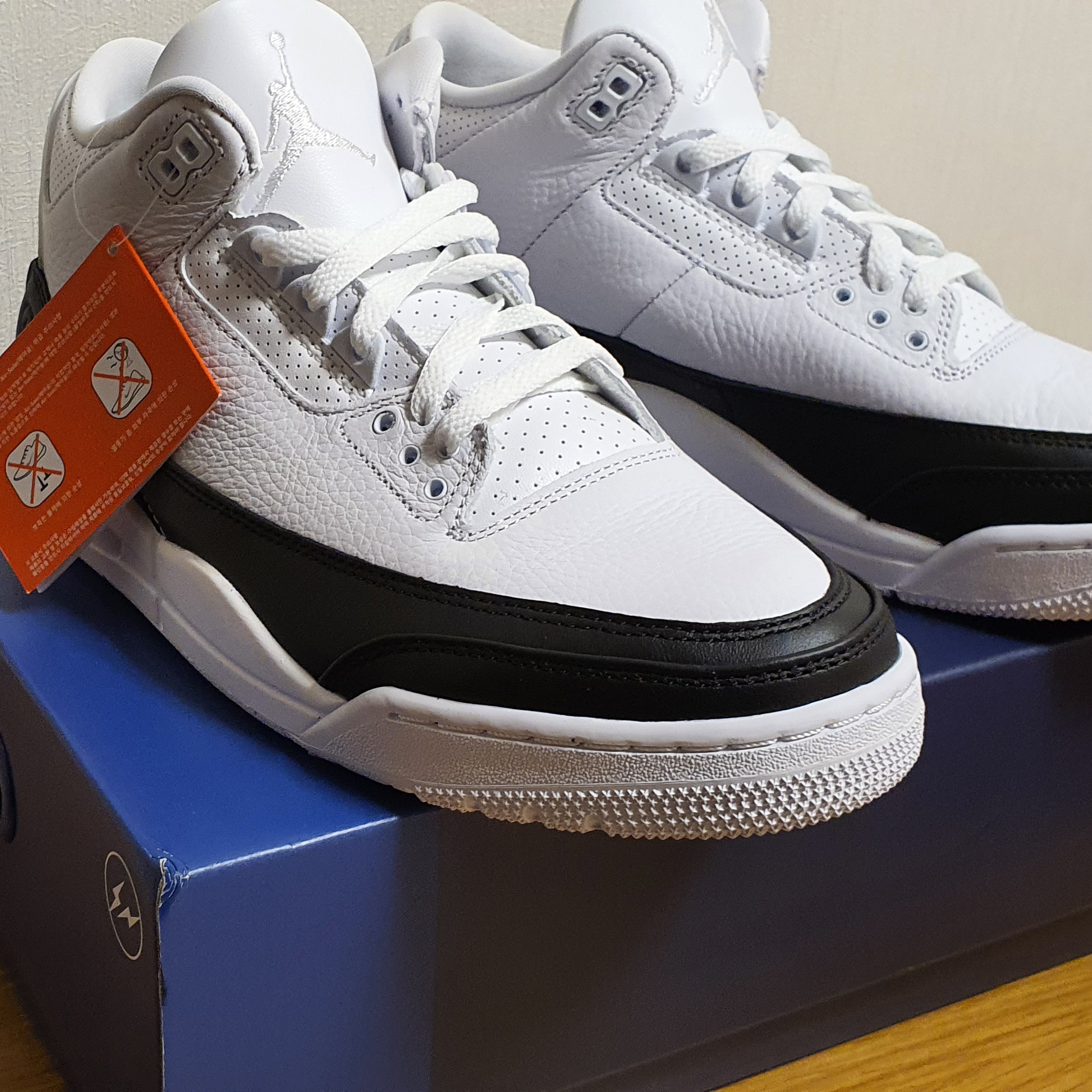 Jordan 3 x Fragment Retro SP White Black 착용 스타일 - 2
