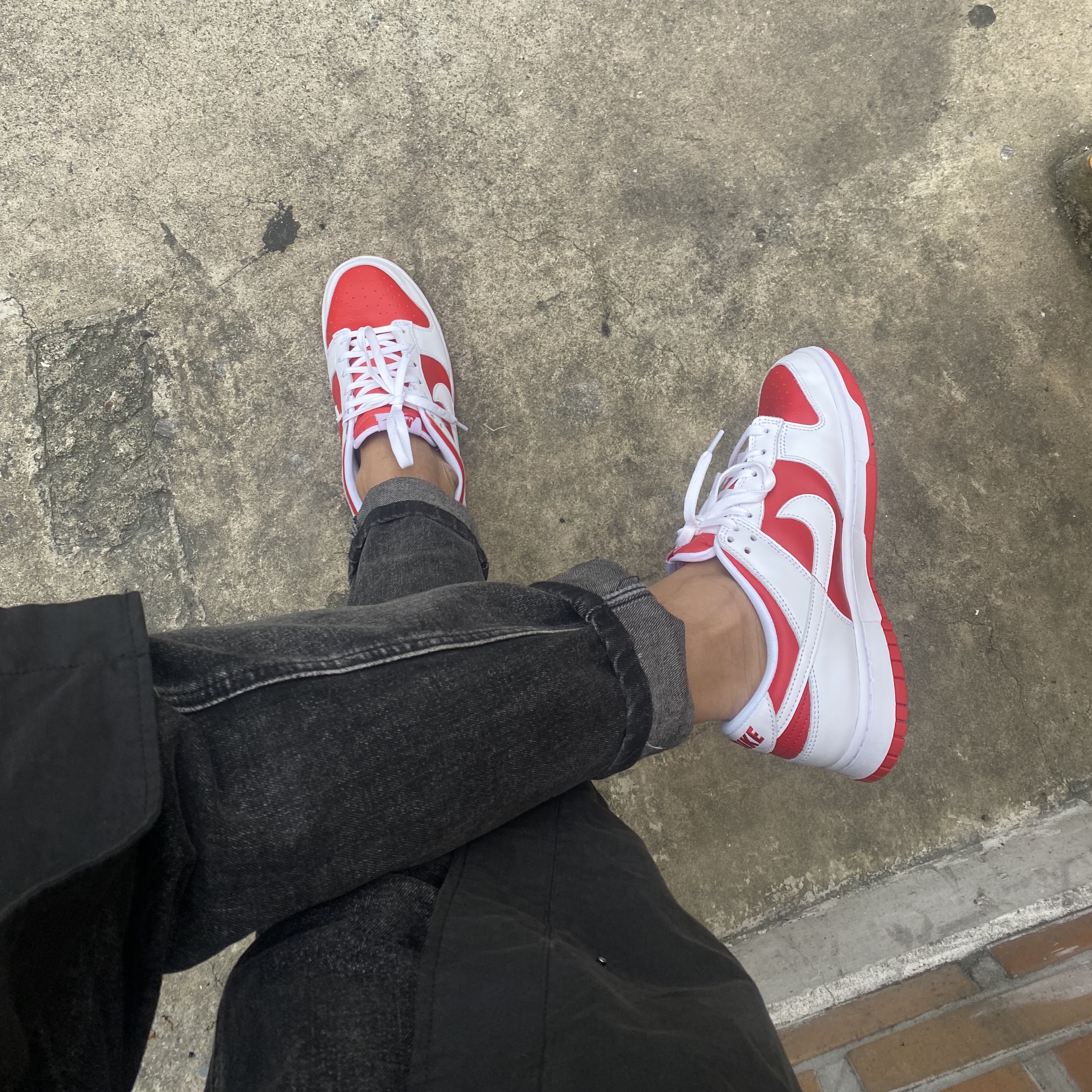Nike Dunk Low Retro Championship Red 착용 스타일