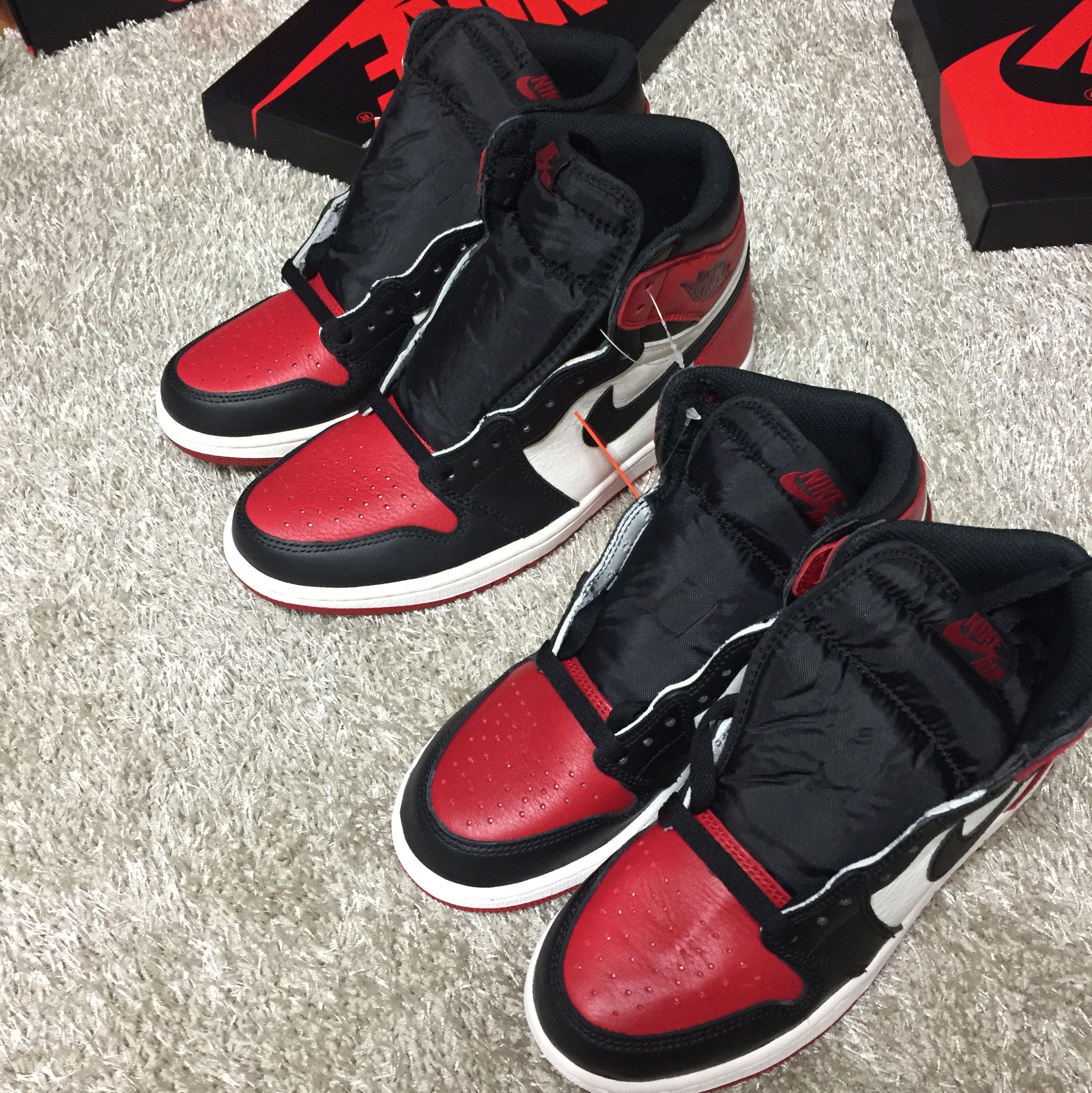 Jordan 1 Retro High OG Bred Toe 착용 스타일 - 2