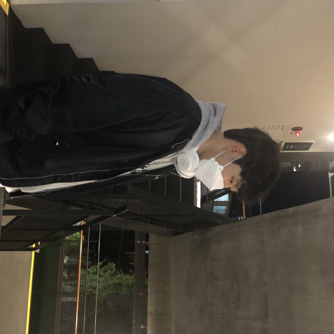 IAB Studio Blocked Pigment Sweatpants Black, Jordan 1 Retro High OG University Blue 착용 스타일 - 2