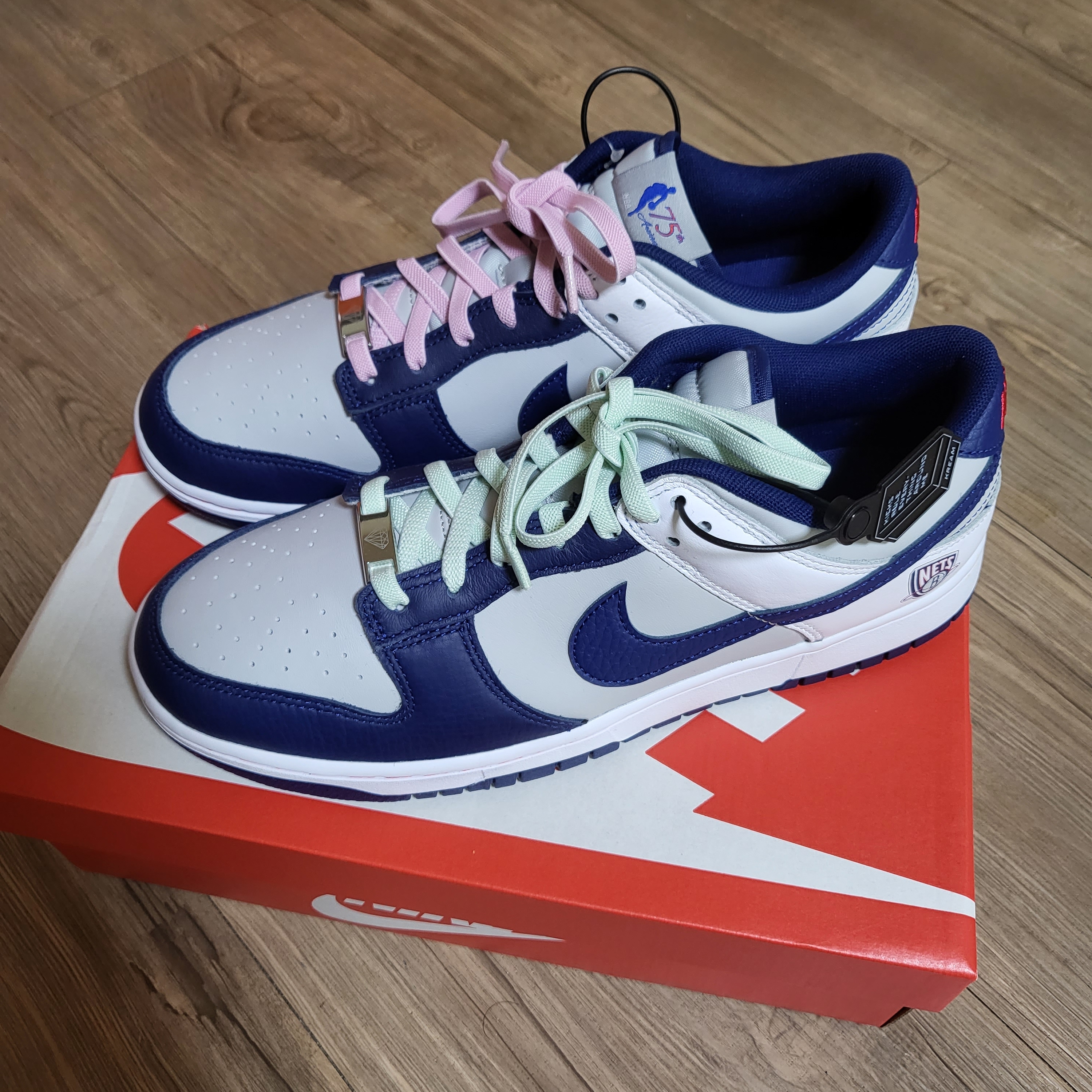 Nike x NBA Dunk Low Retro EMB Nets 착용 스타일