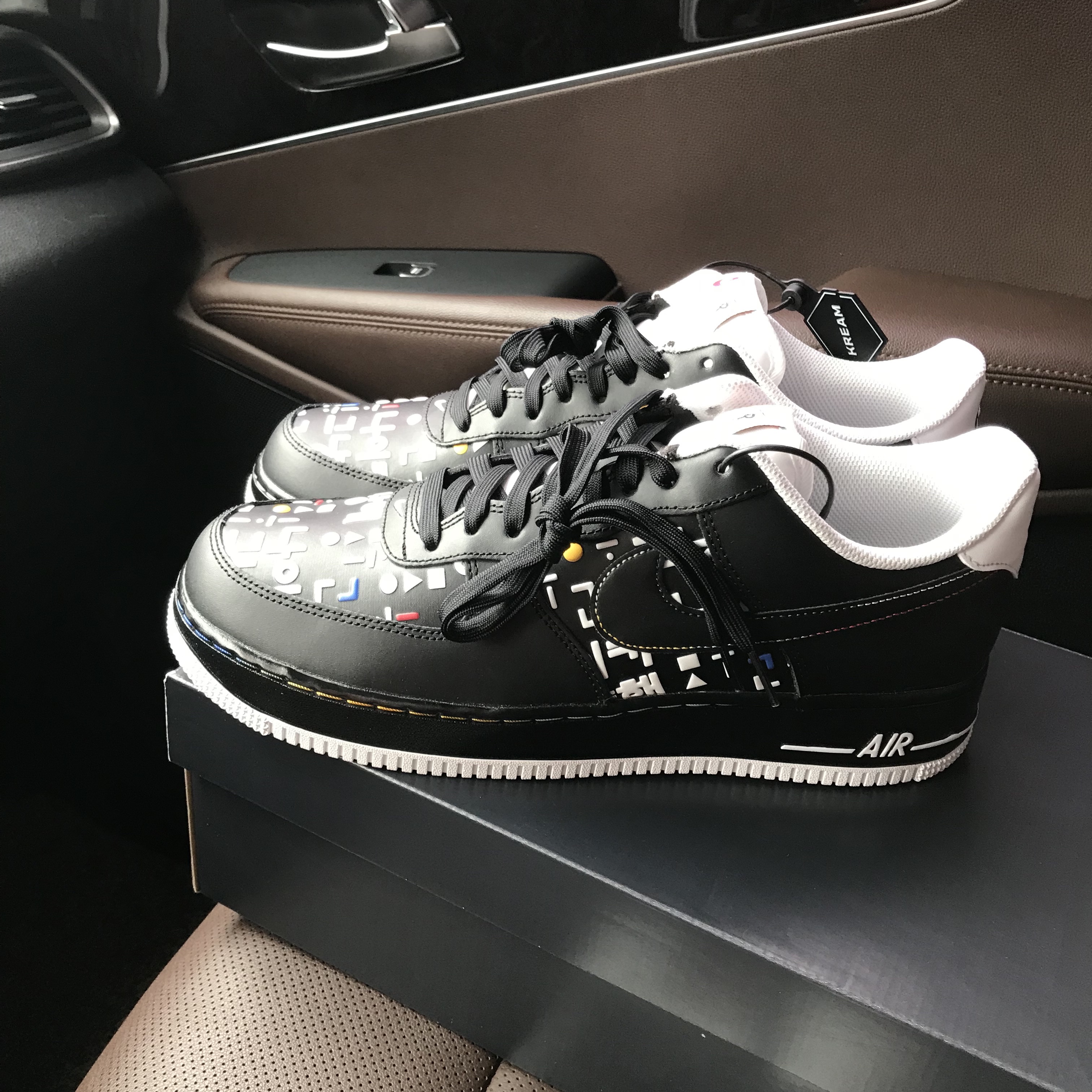 Nike Air Force 1 '07 LV8 Hangul Day 착용 스타일 - 2