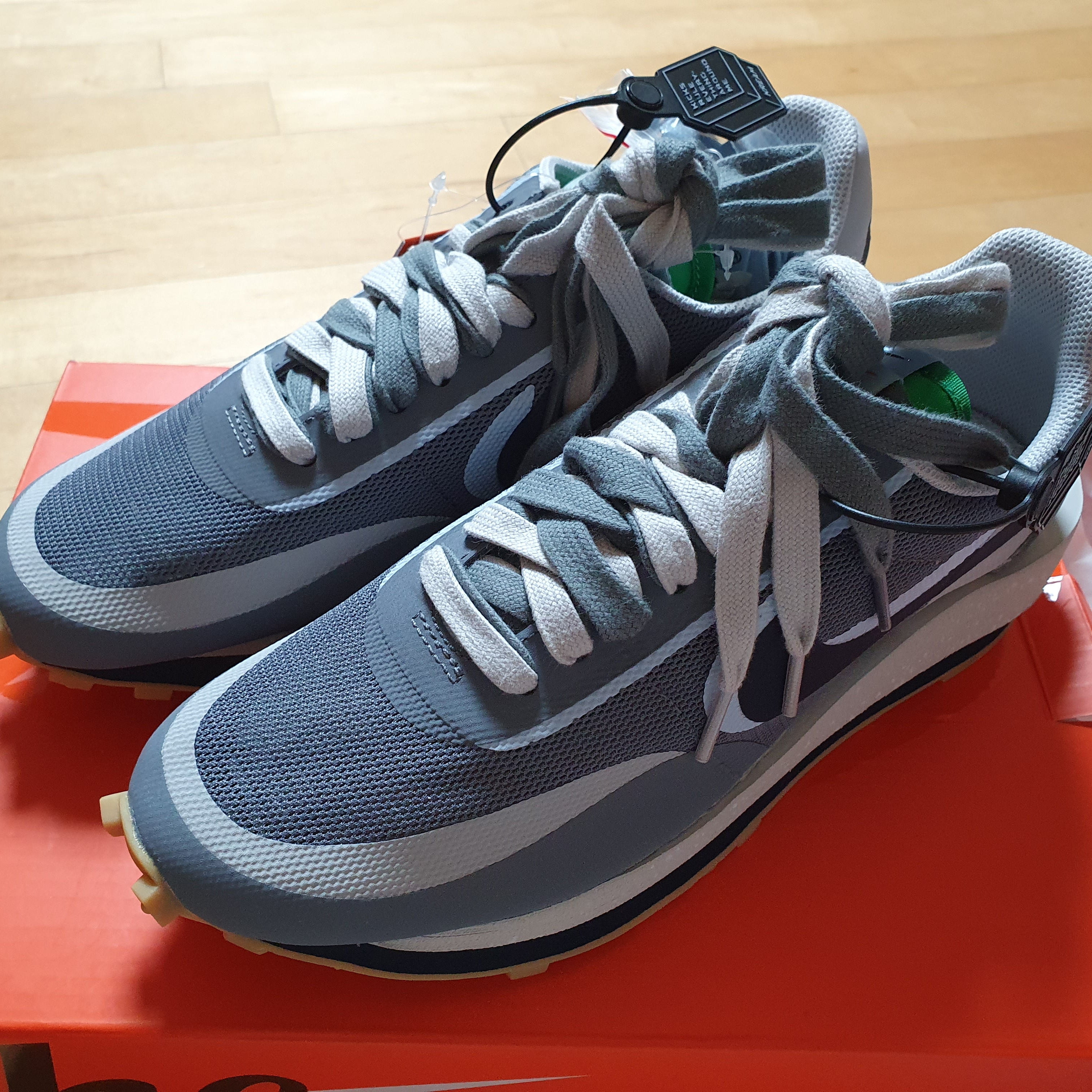 Nike x Sacai x Clot LDWaffle Cool Grey 착용 스타일 - 2