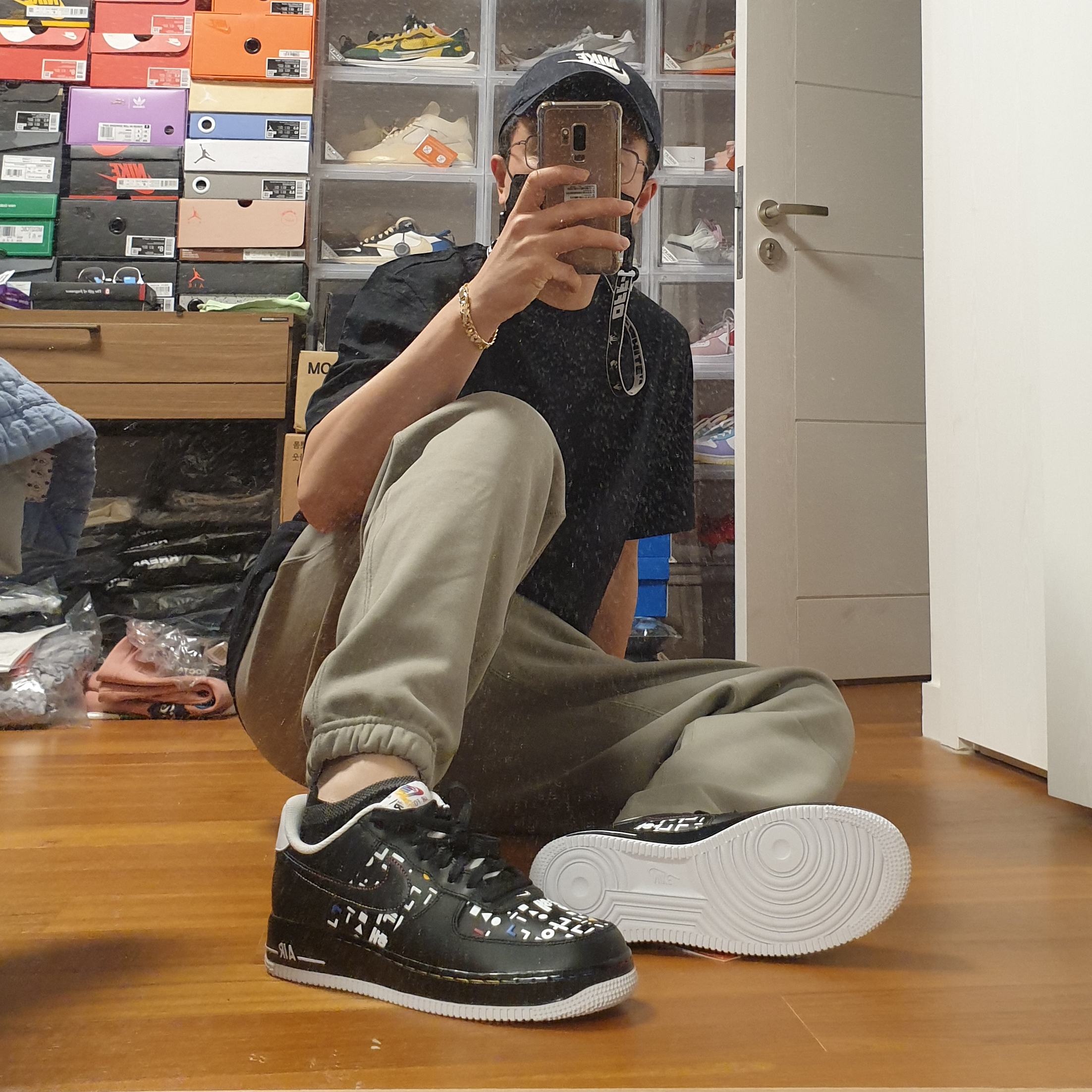 Nike Air Force 1 '07 LV8 Hangul Day, Nike Hangul T-Shirt Black 착용 스타일 - 4