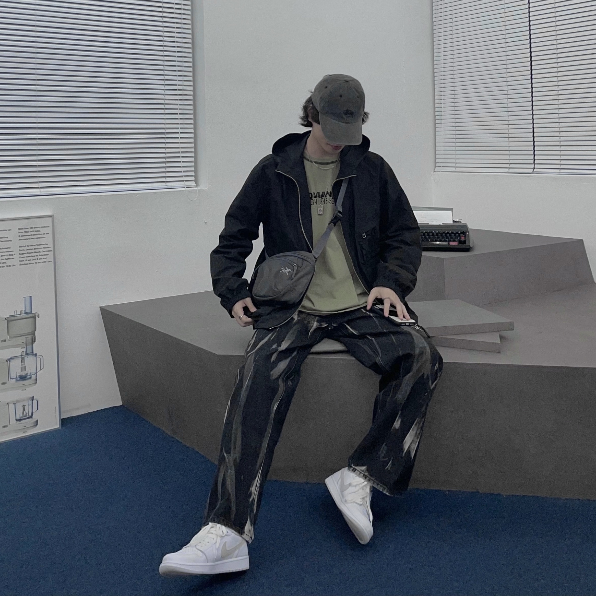 Jordan 1 Low OG Neutral Grey 착용 스타일 - 3