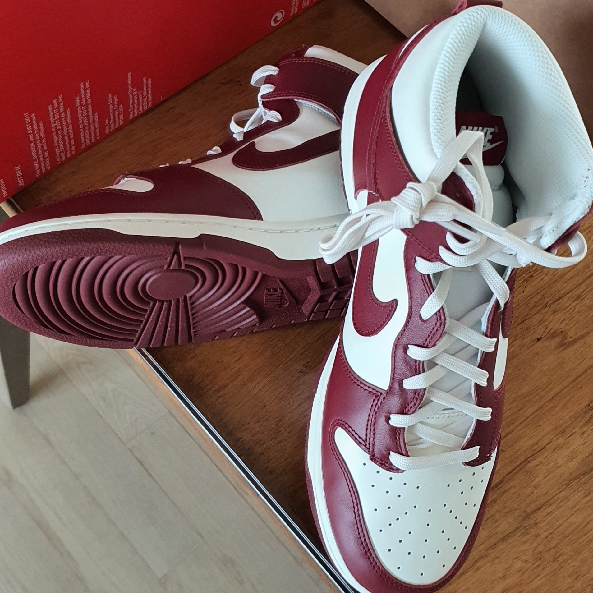 (W) Nike Dunk High Team Red 착용 스타일 - 3
