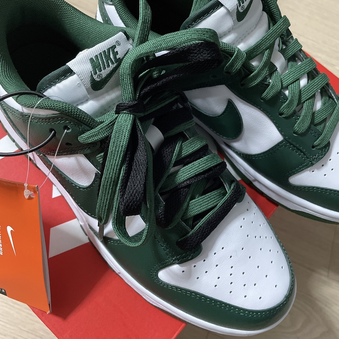 Nike Dunk Low Retro Varsity Green 착용 스타일