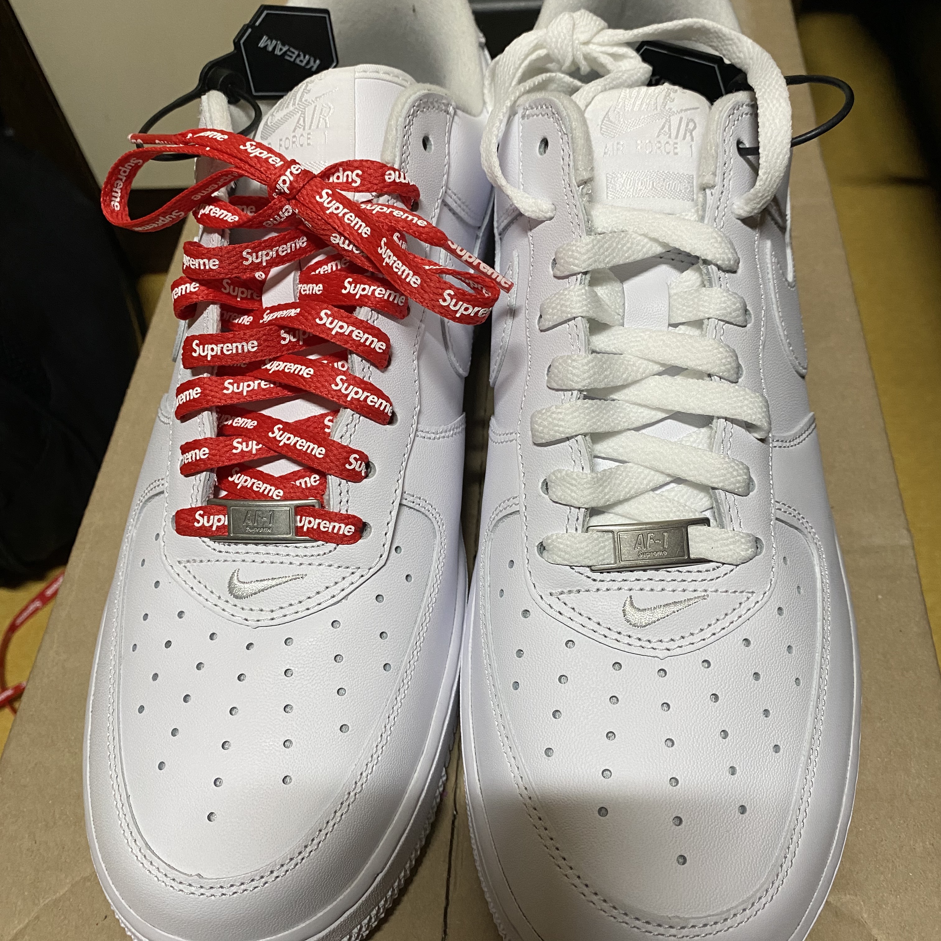Nike x Supreme Air Force 1 Low White 착용 스타일 - 2