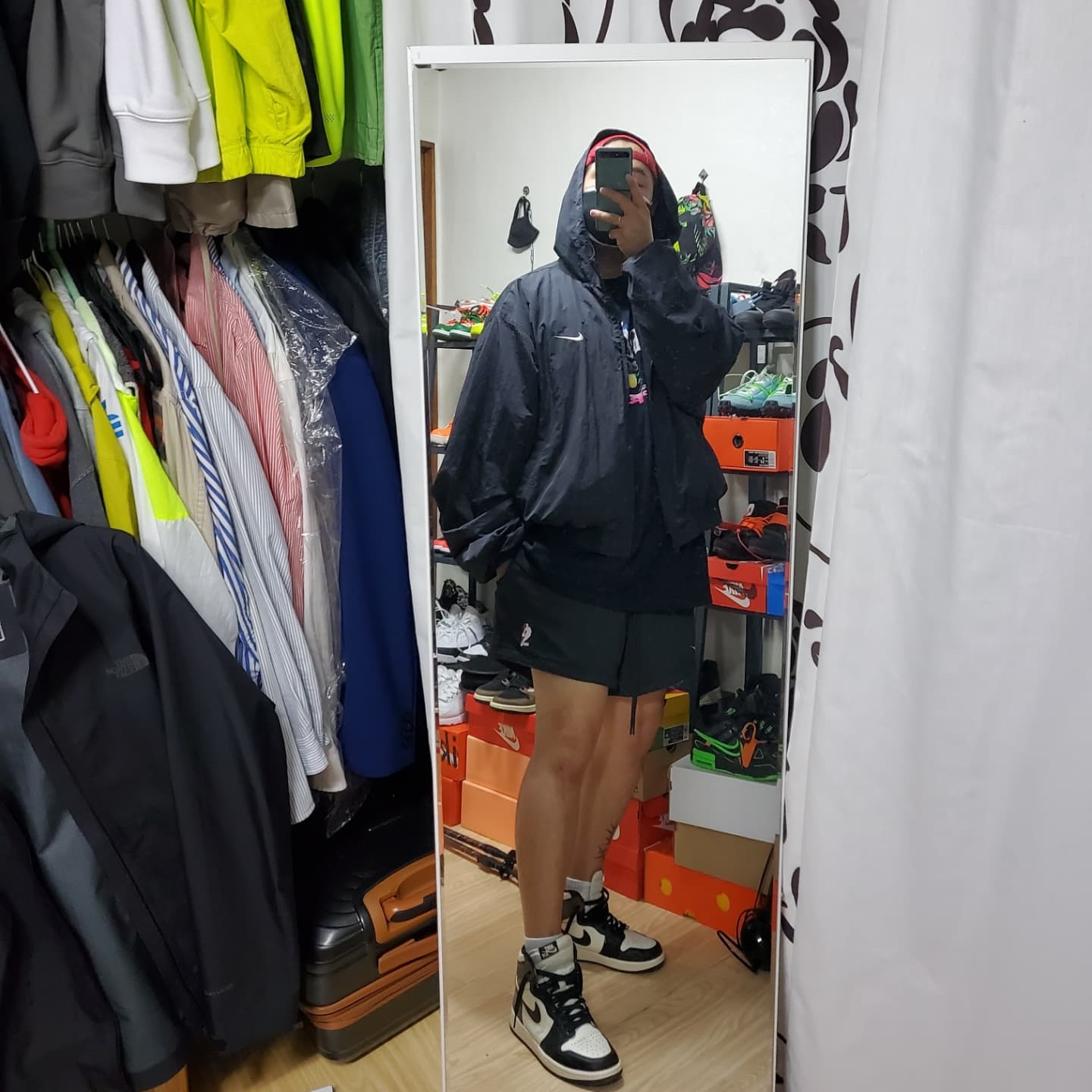 Nike x Fear of God Basketball Shorts Off Noir, Nike x Fear of God Bomber Hooded Jacket Black 착용 스타일 - 1