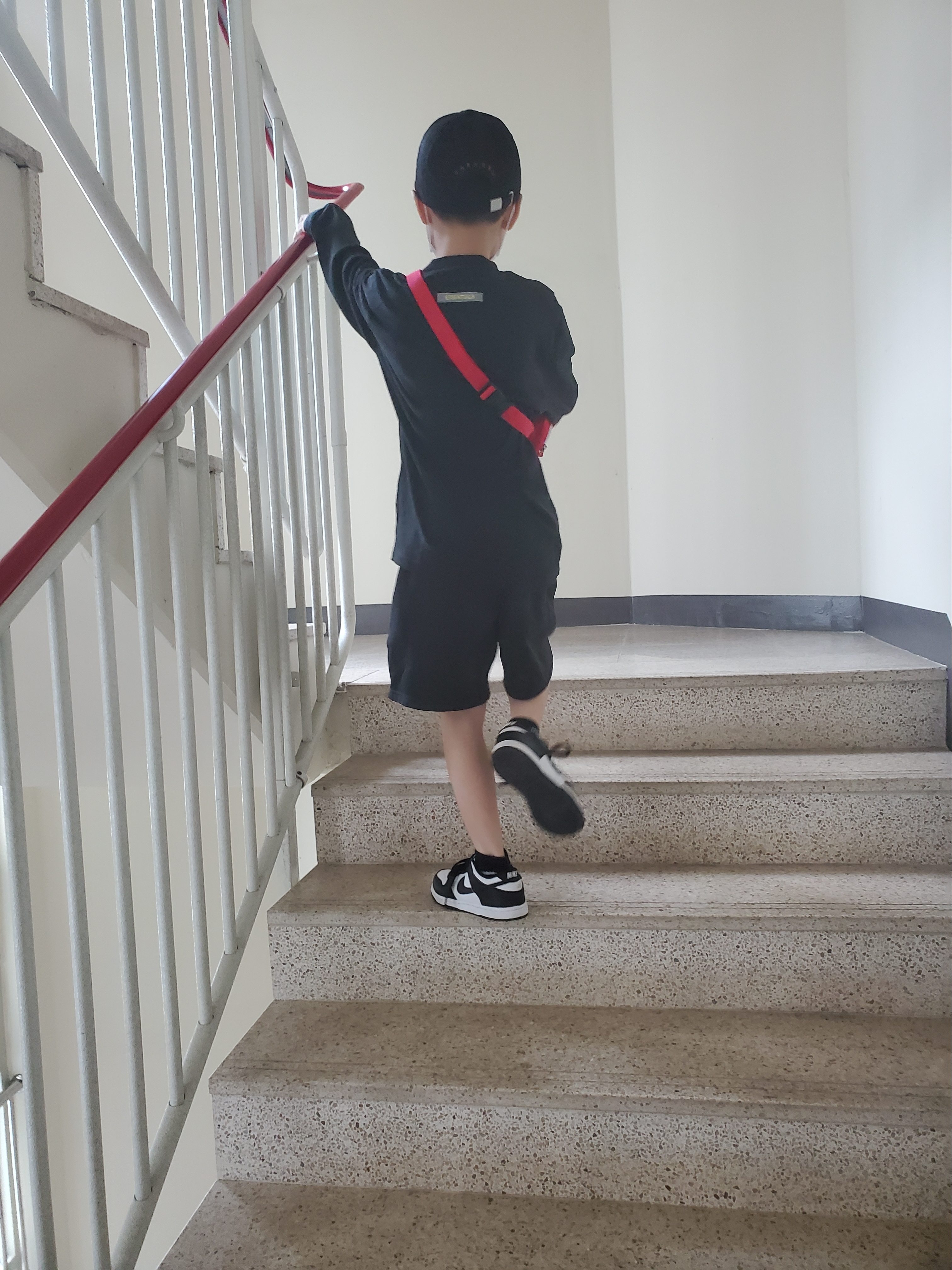 (Kids) Essentials Long Sleeve T-Shirt Black - 21SS, (Kids) Essentials Sweatshorts Black - 21SS 착용 스타일 - 3