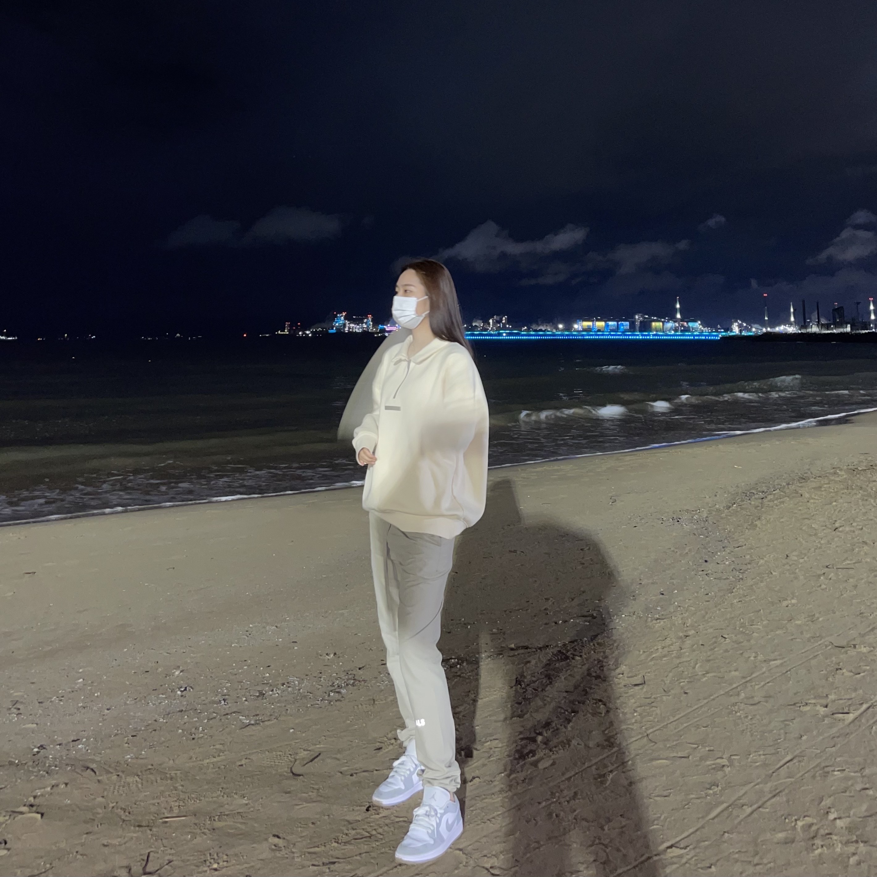 Essentials Mockneck Half-Zip Cream - 21SS, (W) Jordan 1 Low White Wolf Grey 착용 스타일 - 2