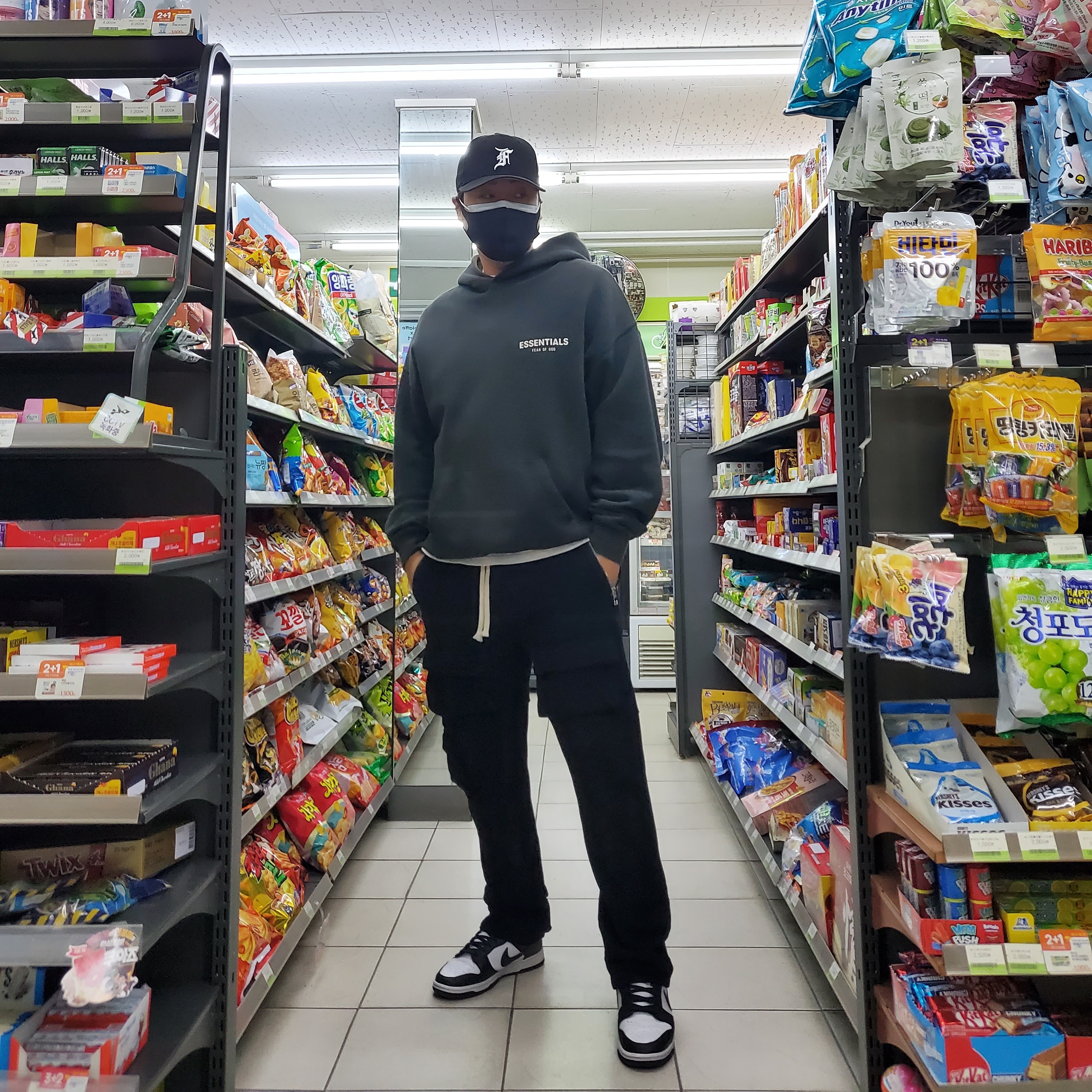 Nike Dunk Low Retro Black 착용 스타일 - 1