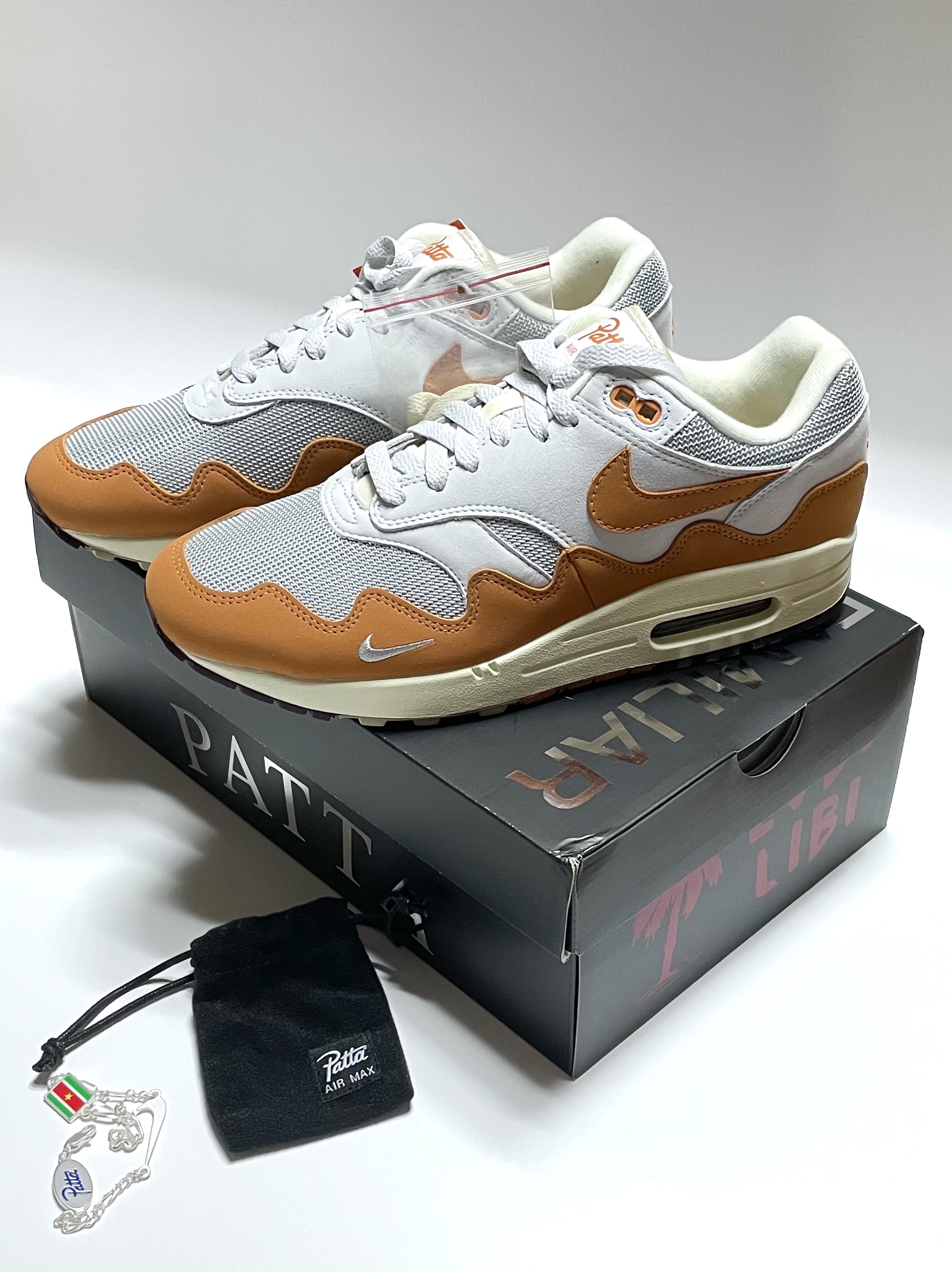 Nike x Patta Air Max 1 Monarch 착용 스타일 - 1