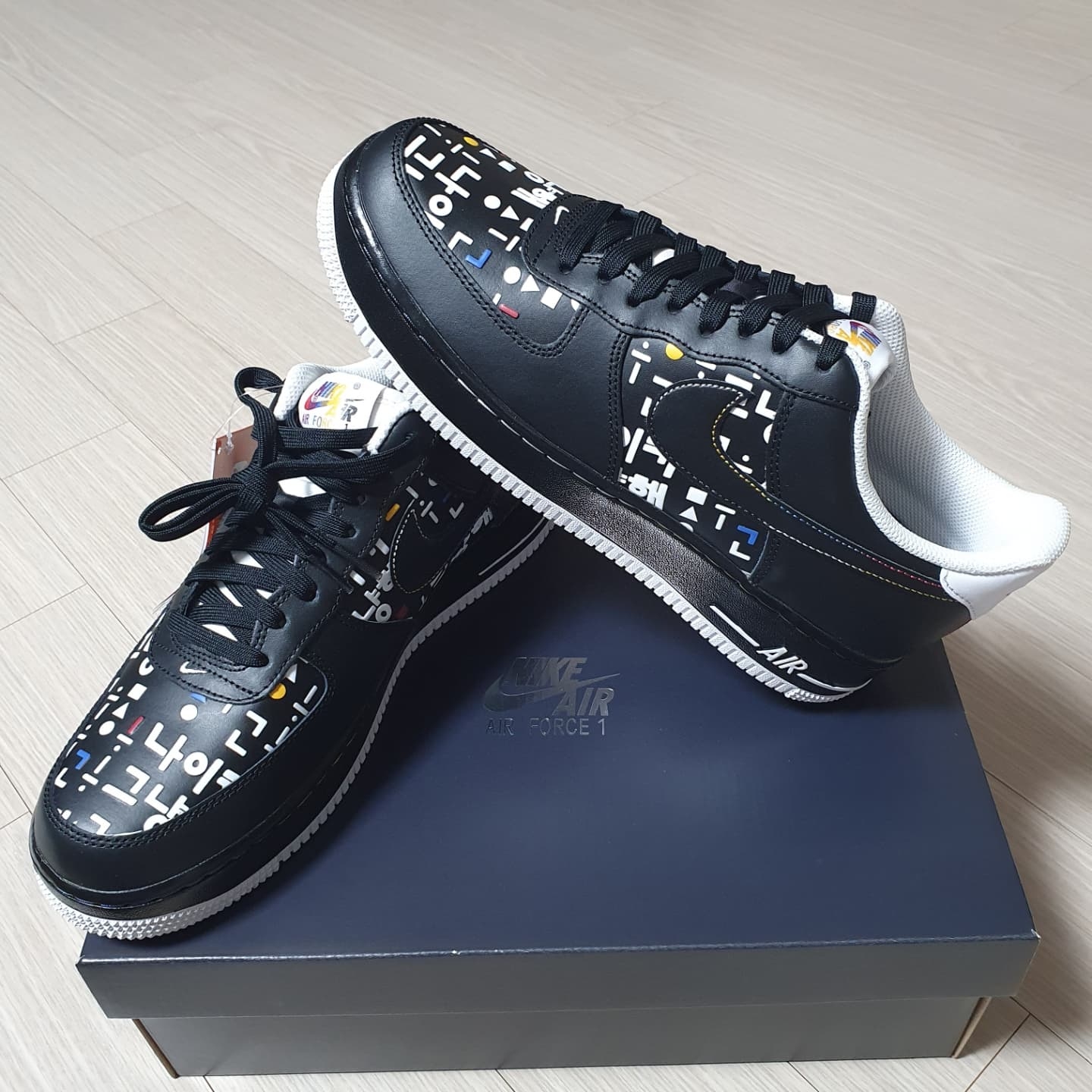 Nike Air Force 1 '07 LV8 Hangul Day 착용 스타일 - 3