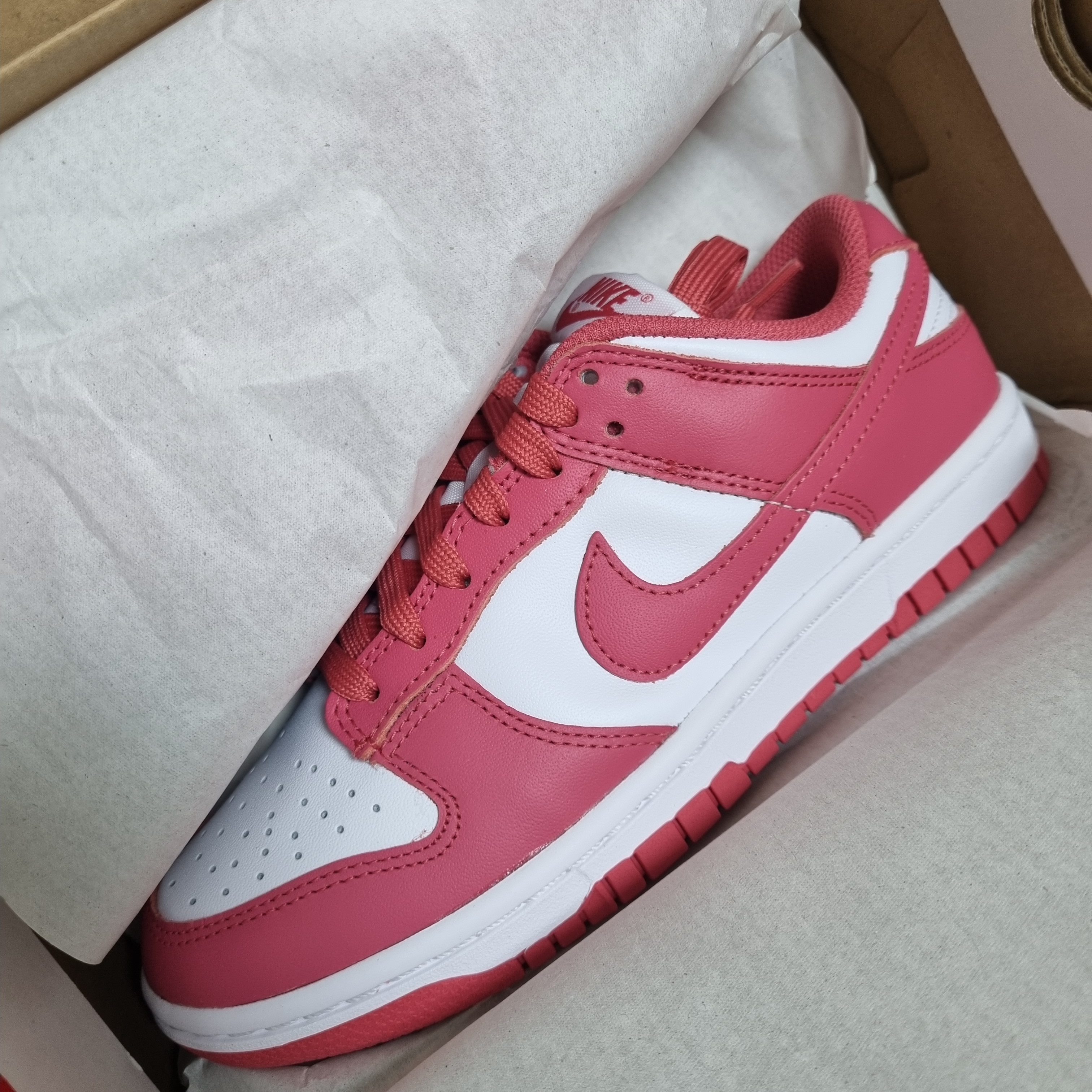 (W) Nike Dunk Low Archeo Pink 착용 스타일