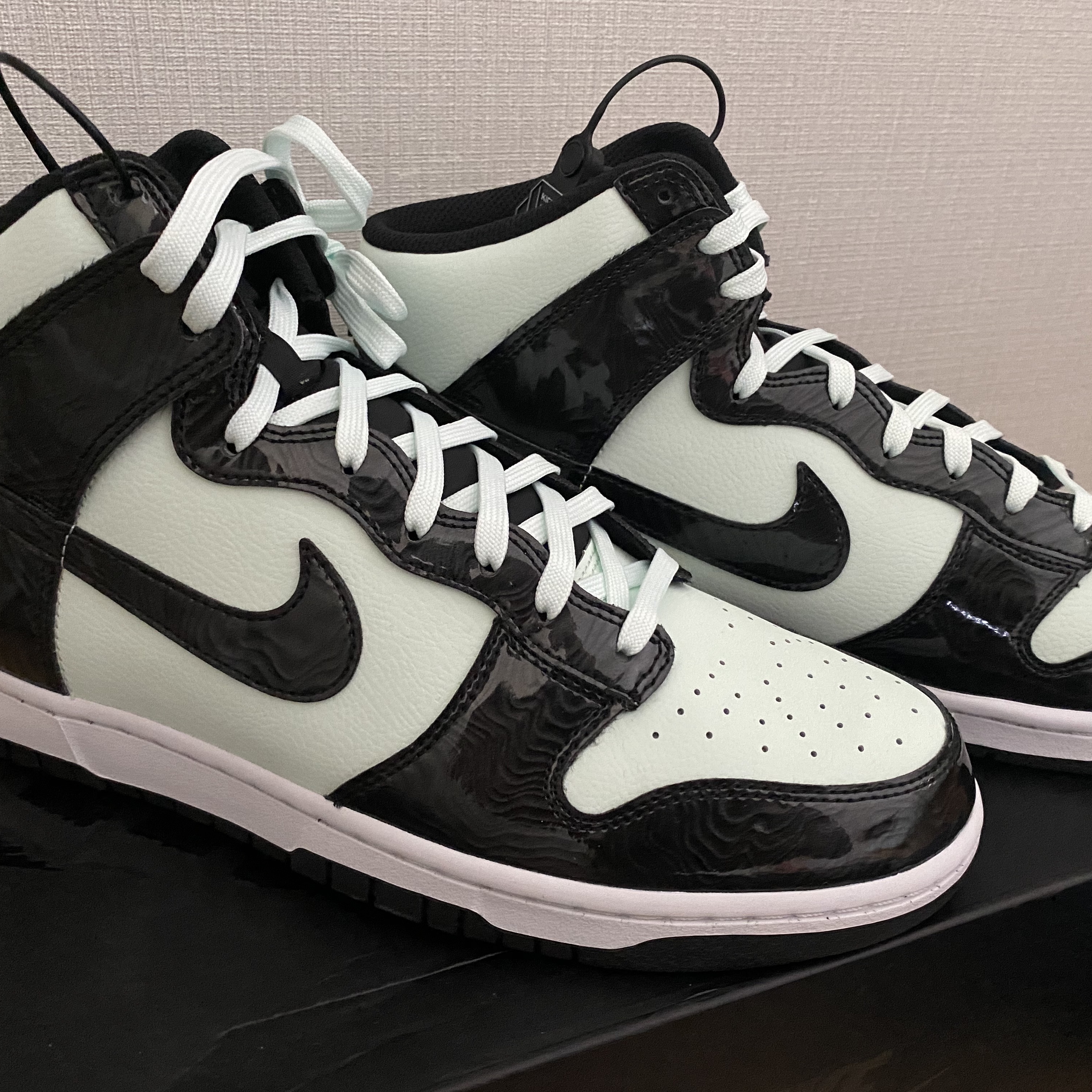 Nike Dunk High Barely Green 착용 스타일