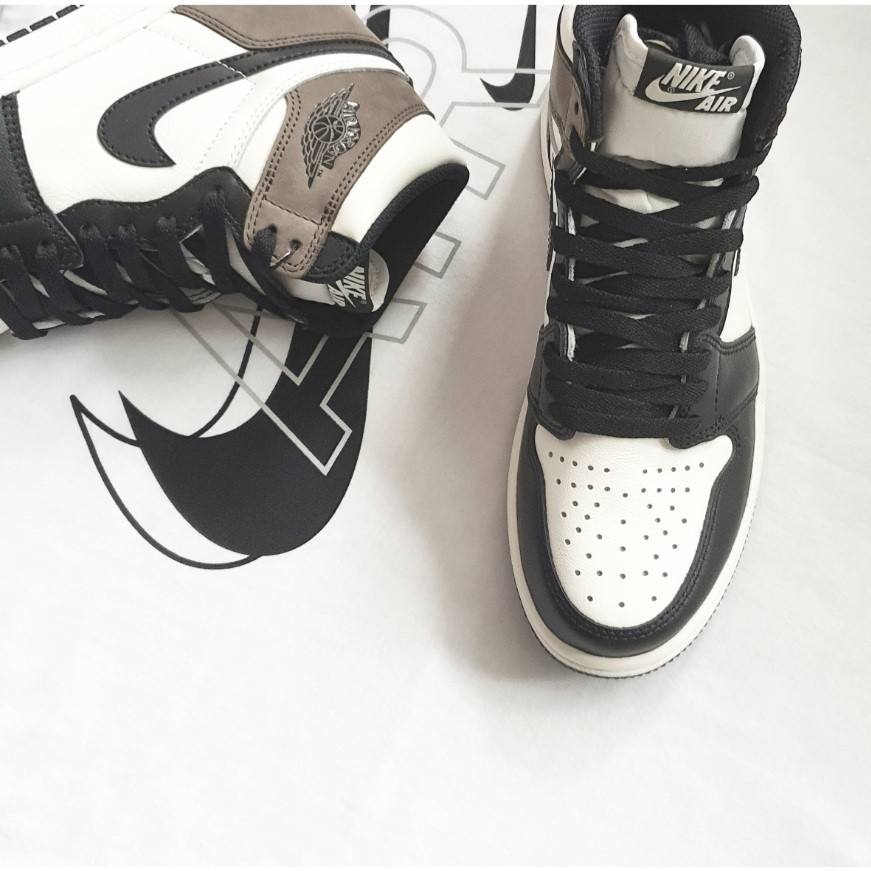 Jordan 1 Retro High OG Black Mocha, (GS) Jordan 1 Retro High OG Black Mocha 착용 스타일 - 1