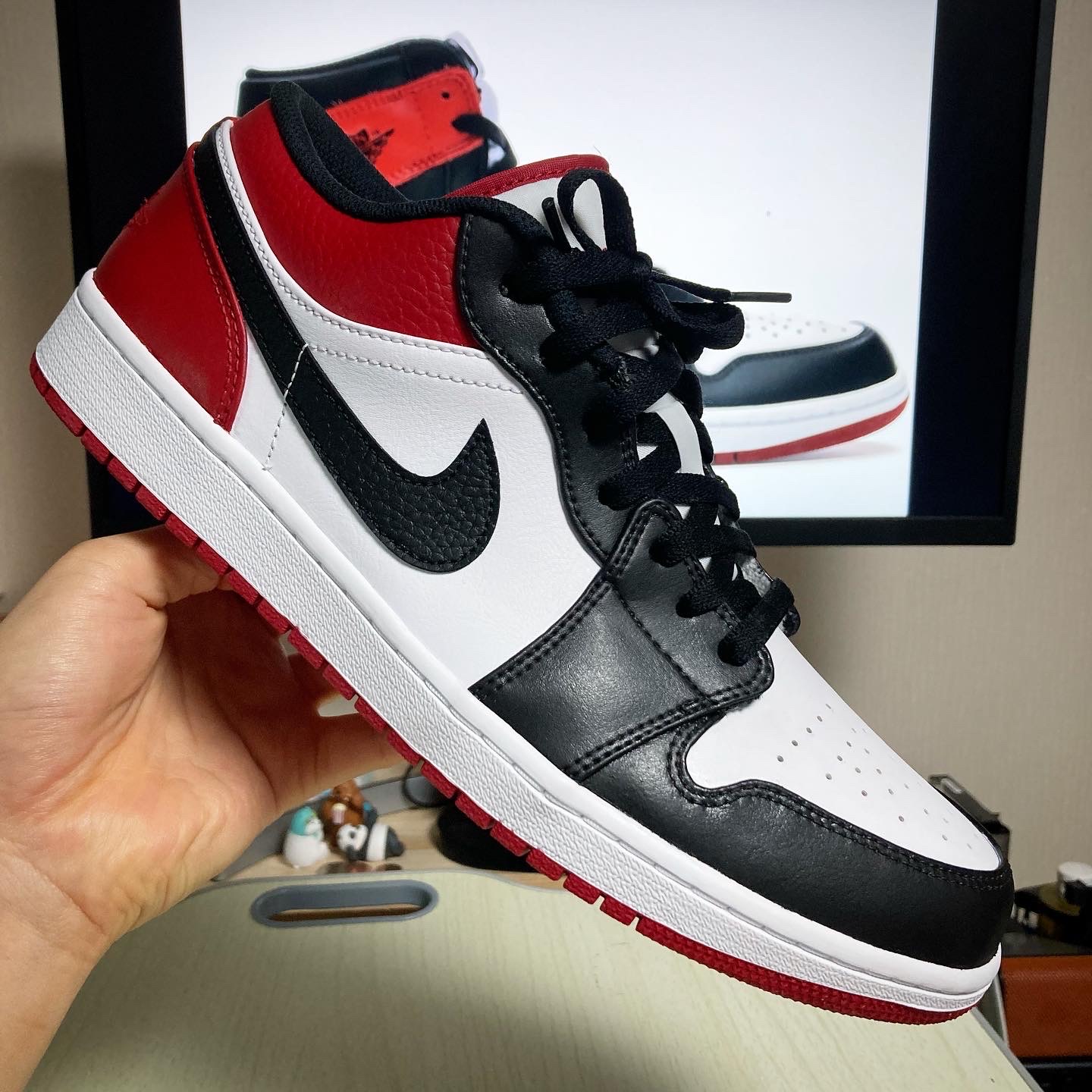 Jordan 1 Low White Red Black 착용 스타일 - 1