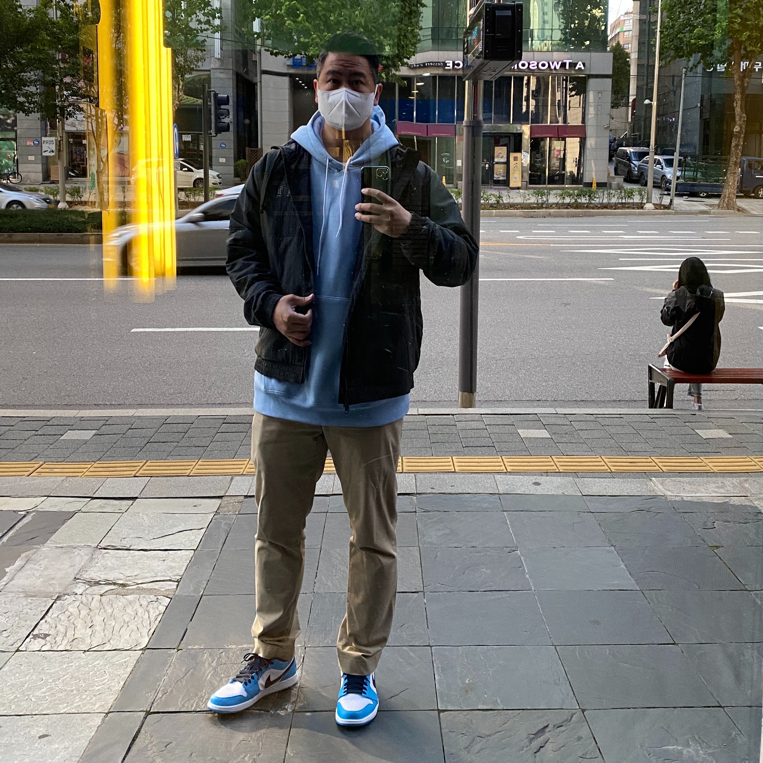 Jordan 1 Low Dark Powder Blue, Nike NRG Solo Swoosh Fleece Hoodie Psychic Blue - US/EU 착용 스타일