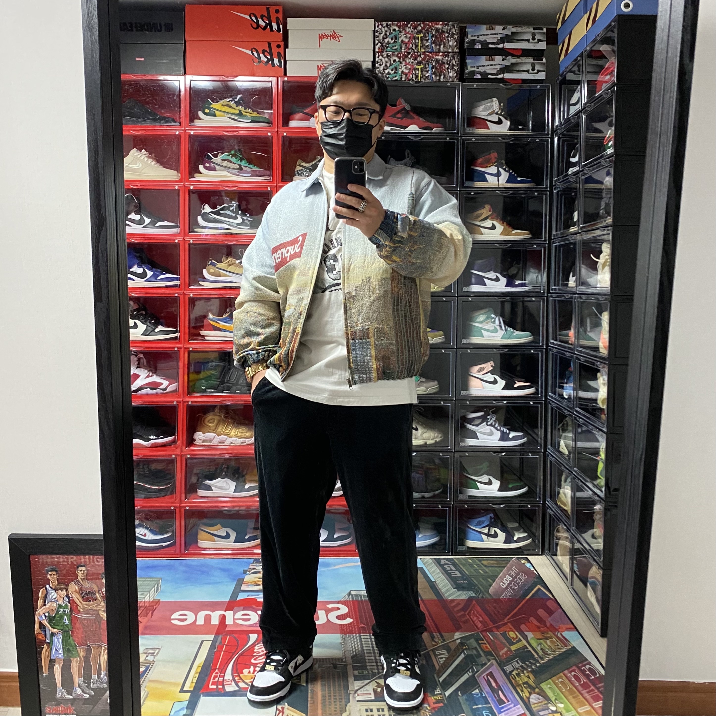 Supreme Aerial Tapestry Harrington Jacket - 20FW, Supreme x Nike Velour Track Pants Black - 21SS 착용 스타일