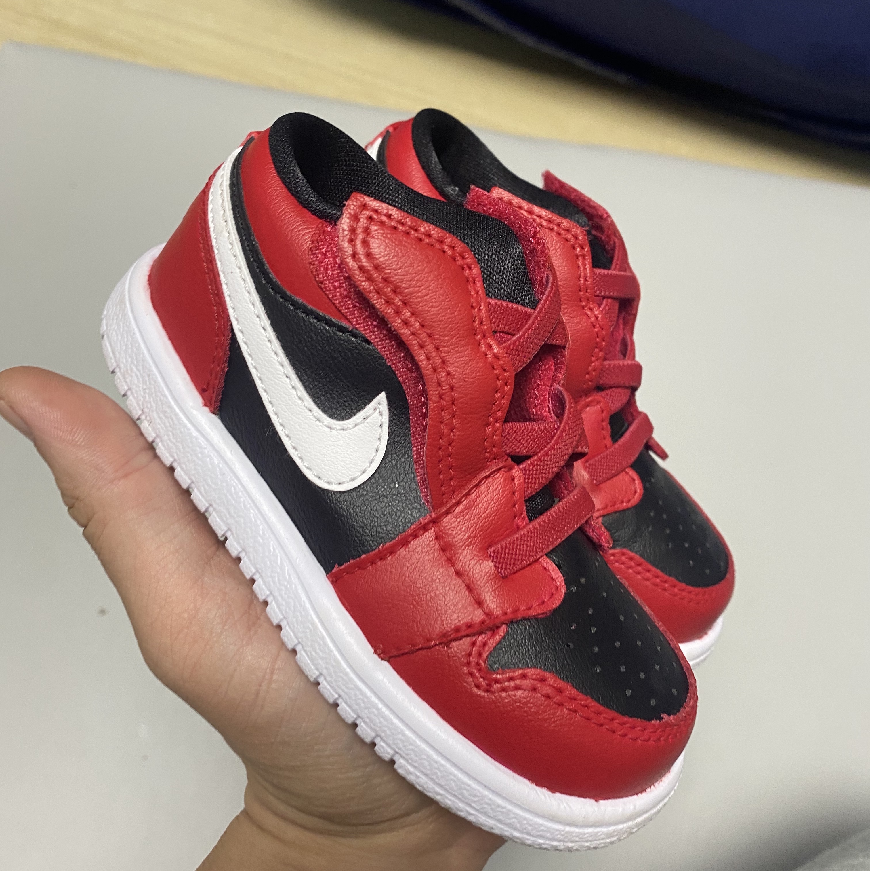 (PS) Jordan 1 Low Alt Black Very Berry 착용 스타일 - 1