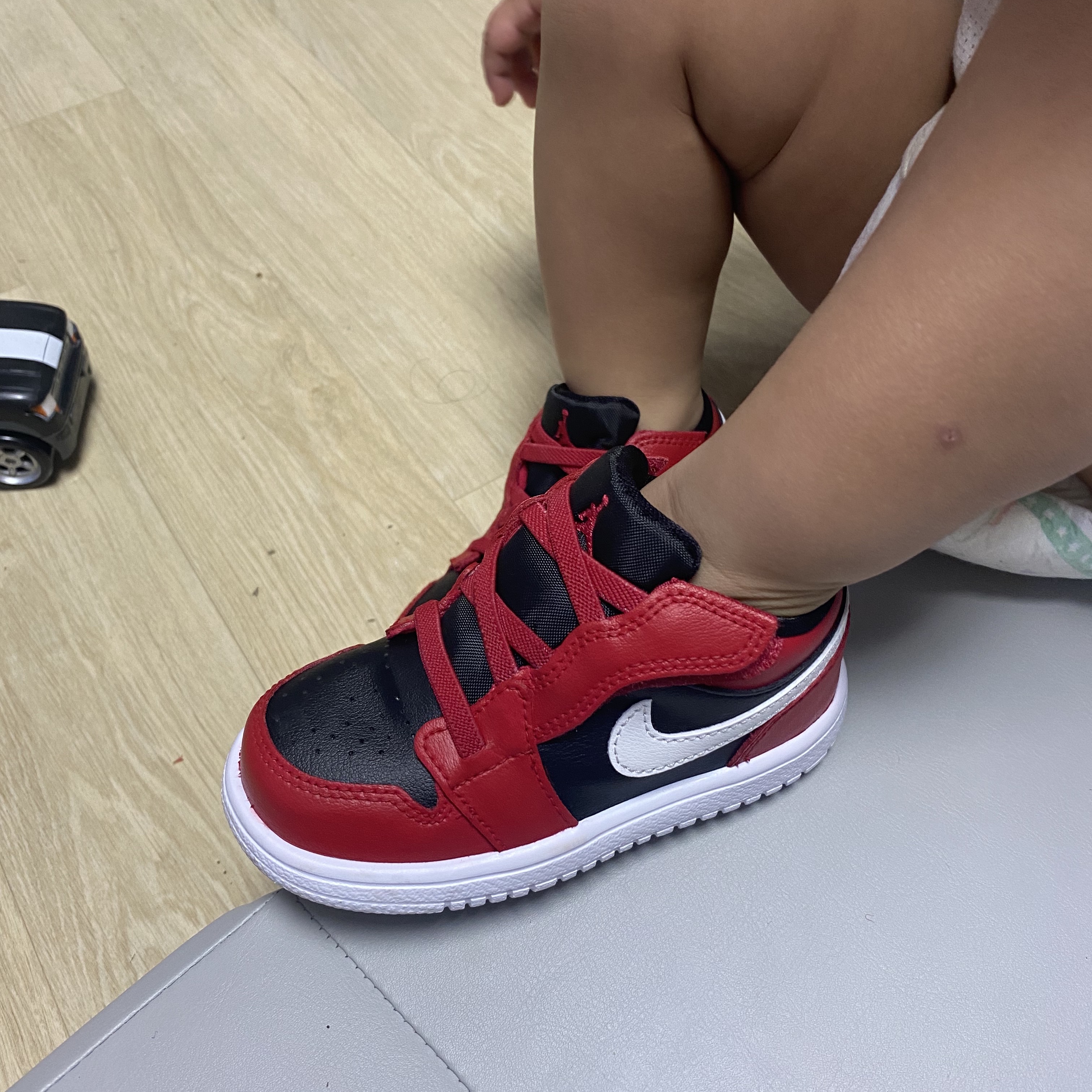 (PS) Jordan 1 Low Alt Black Very Berry 착용 스타일 - 3
