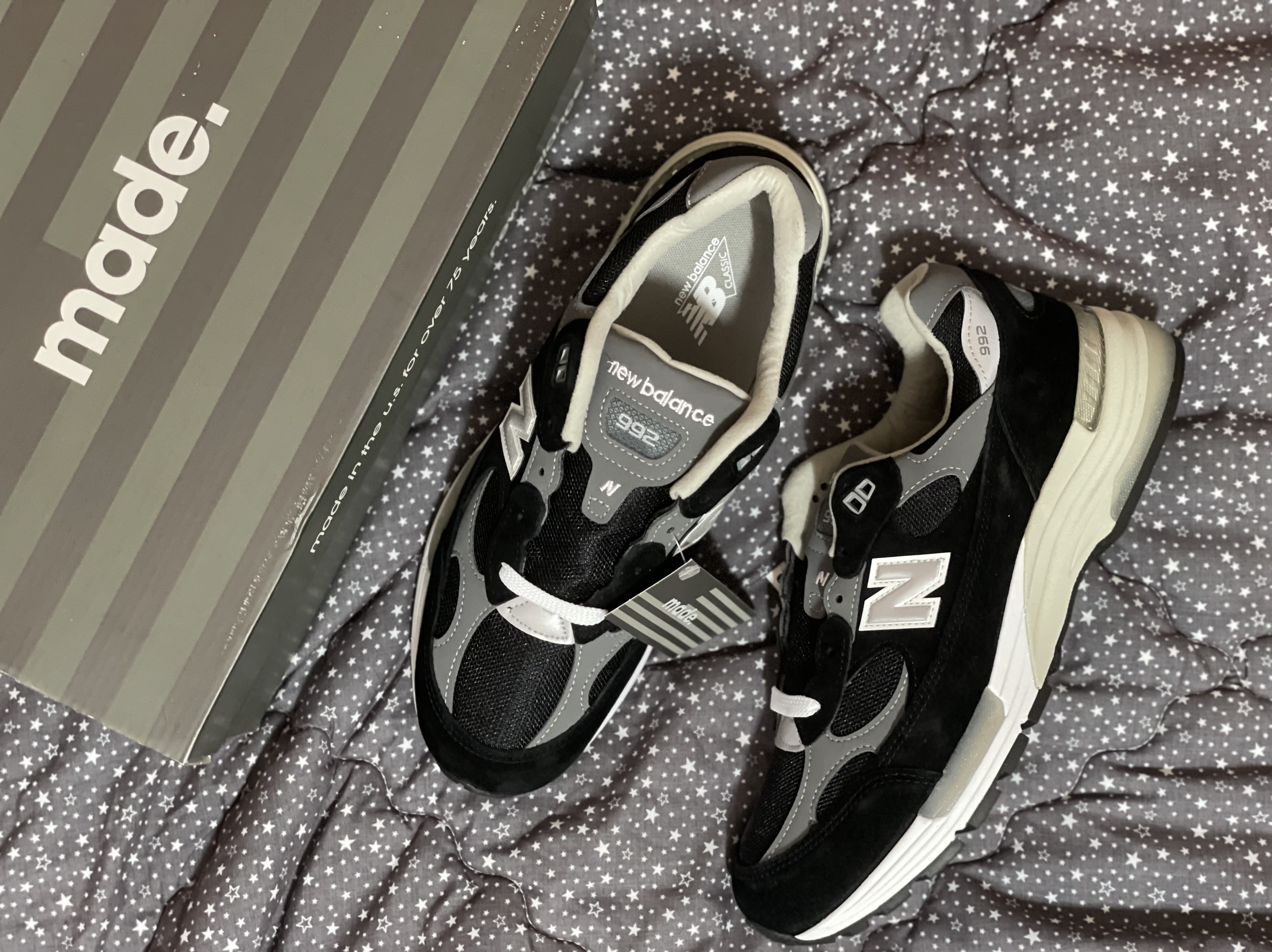 New Balance 992 Made in USA Black Grey 착용 스타일