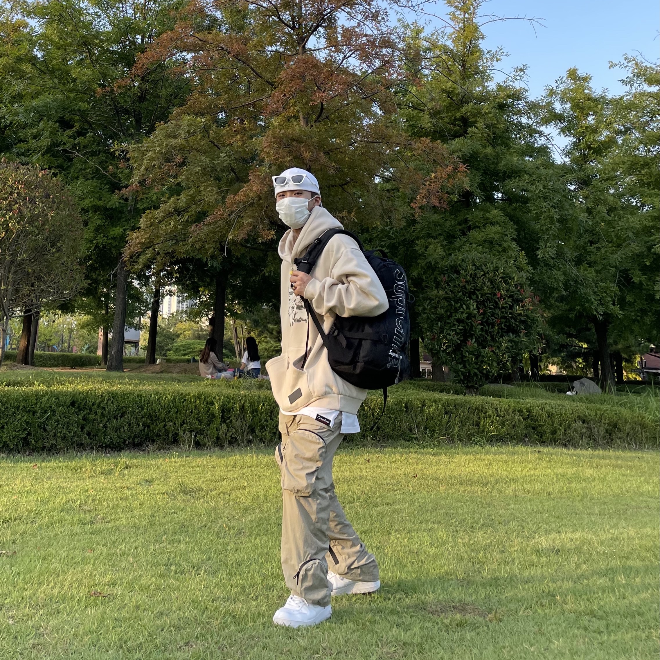Nike Air Force 1 '07 Low White, Supreme Backpack Black - 18FW 착용 스타일 - 1