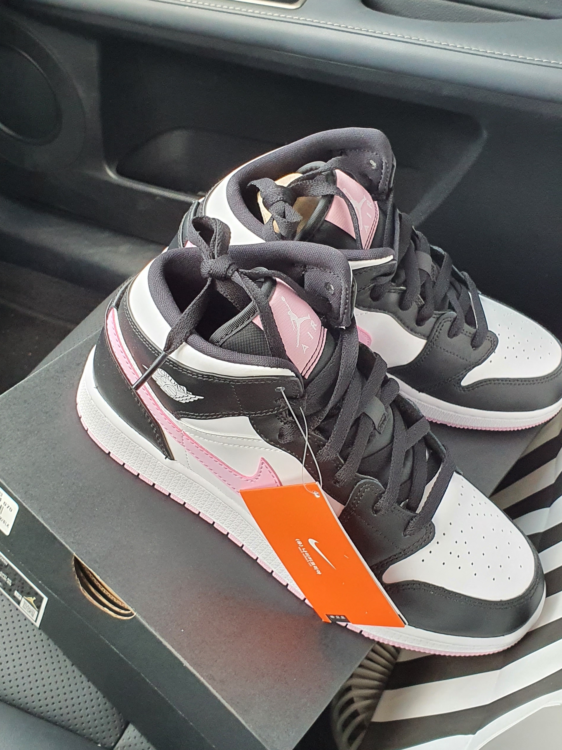 (GS) Jordan 1 Mid Light Arctic Pink 착용 스타일 - 1