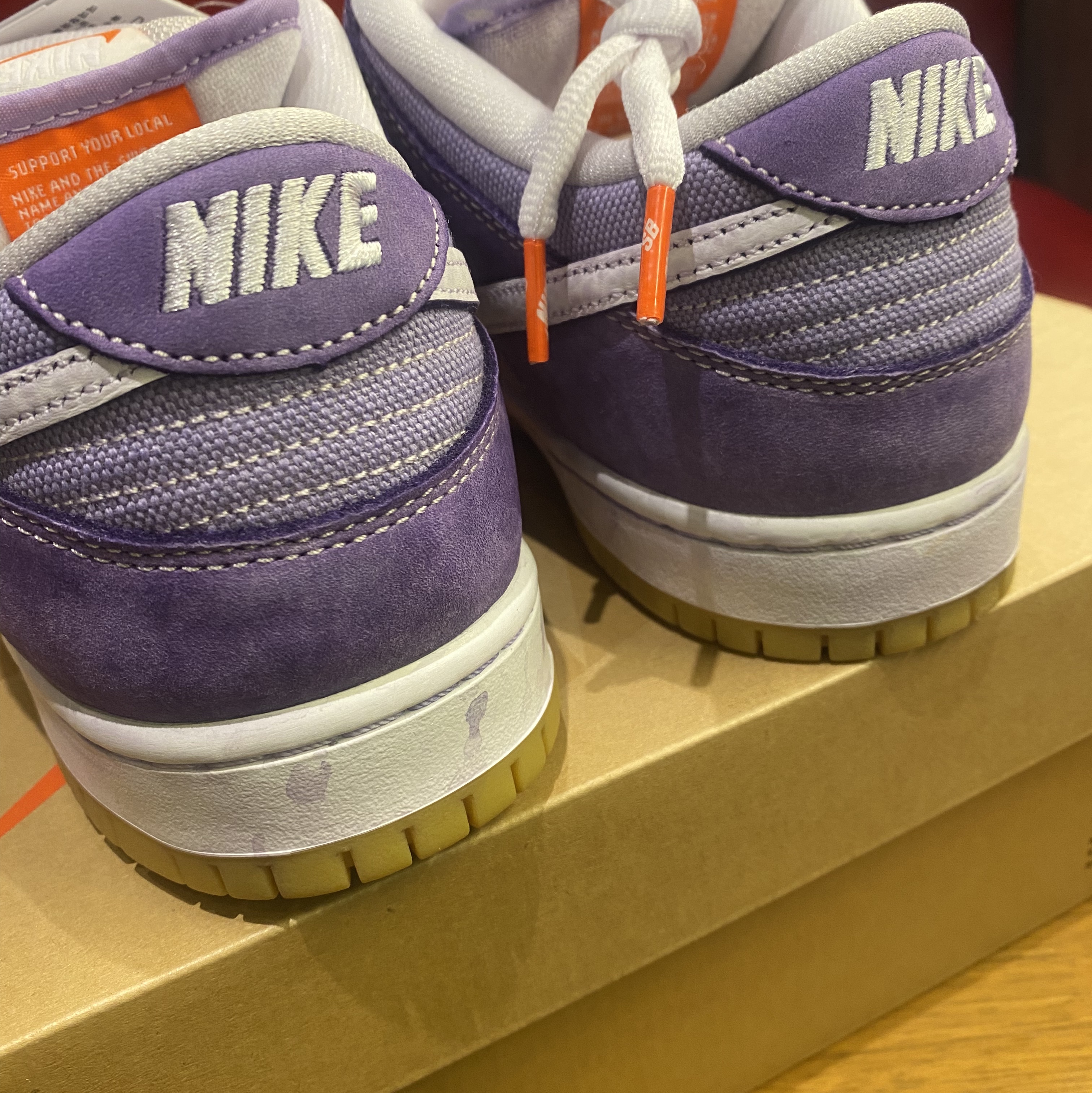 Nike SB Dunk Low Pro ISO Orange Label Lilac 착용 스타일 - 5