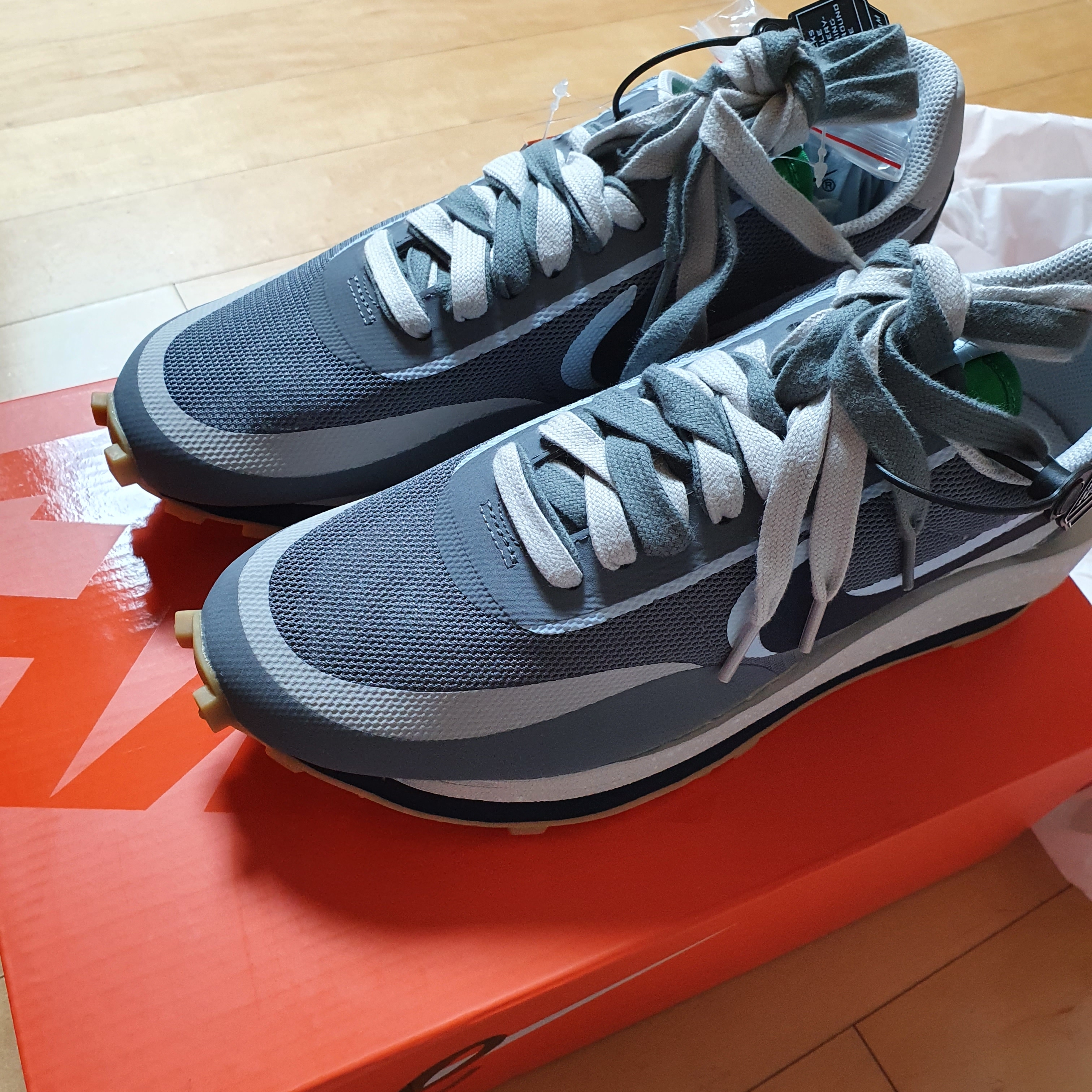 Nike x Sacai x Clot LDWaffle Cool Grey 착용 스타일 - 1