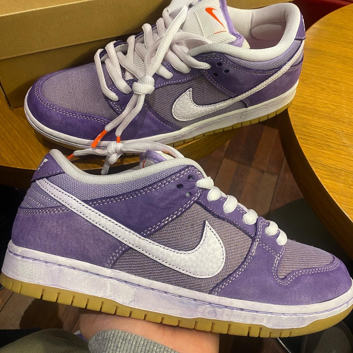 Nike SB Dunk Low Pro ISO Orange Label Lilac 착용 스타일 - 1