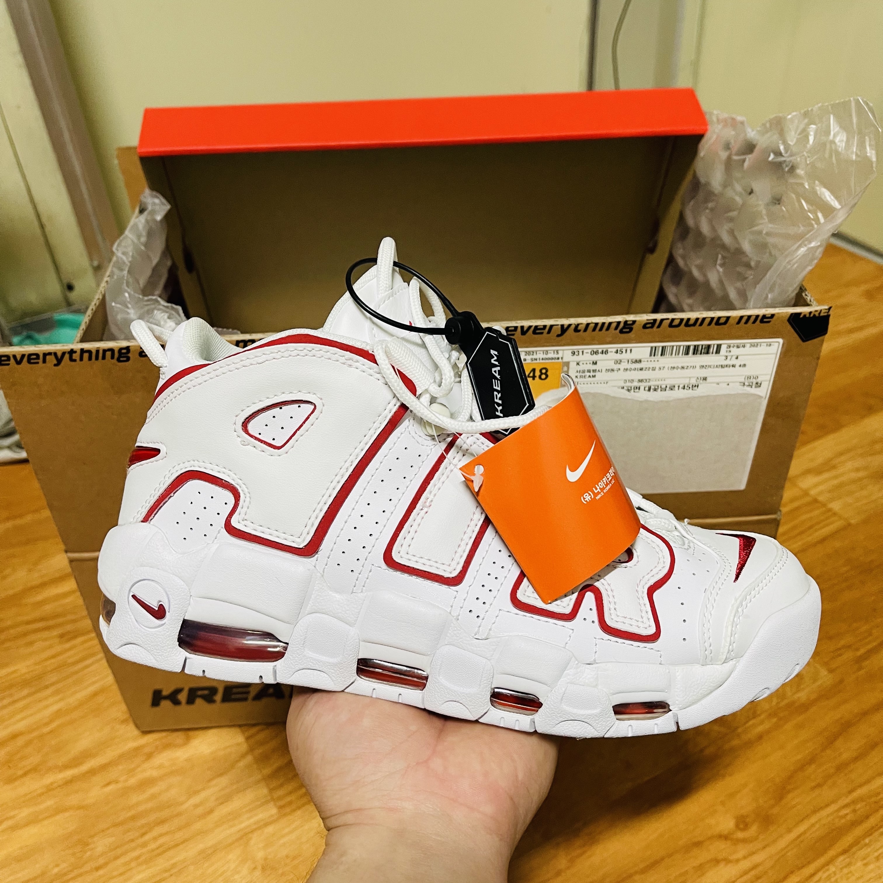 Nike Air More Uptempo White Varsity Red 2021 착용 스타일