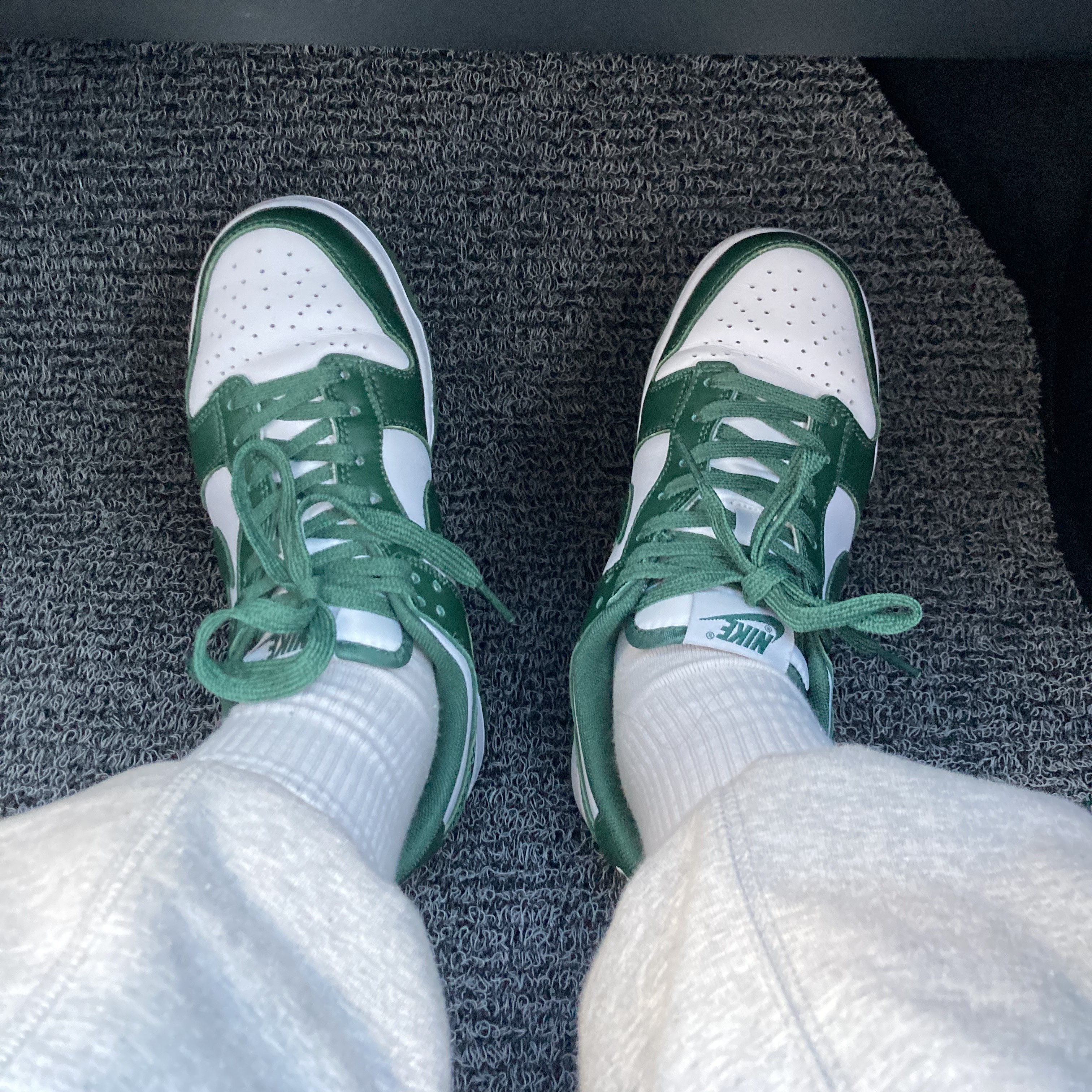 Nike Dunk Low Retro Varsity Green, (W) Nike Dunk Low Black 착용 스타일 - 2