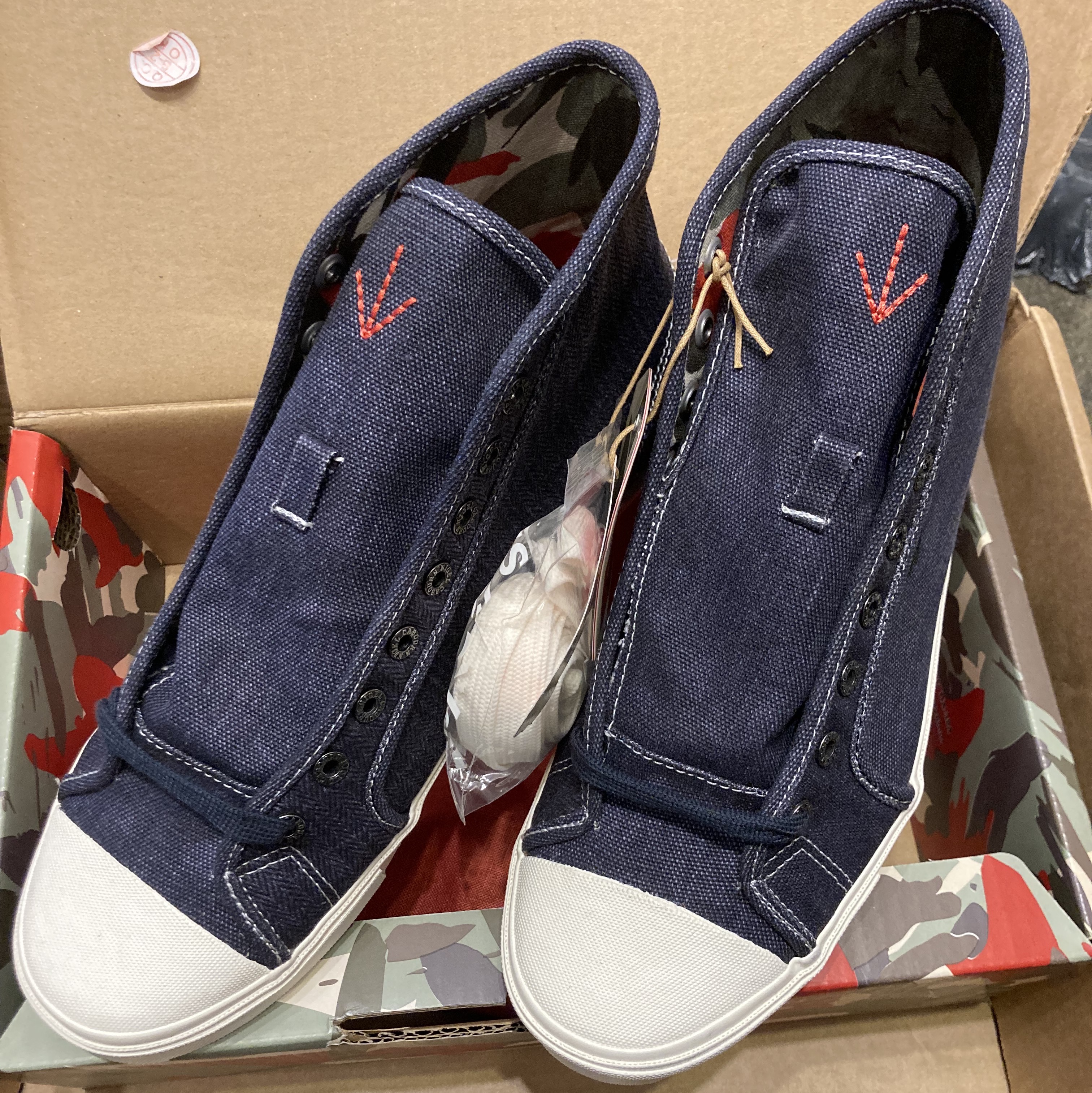 Vans Vault x Nigel Cabourn OG Style 24 LX Black Navy 착용 스타일 - 2