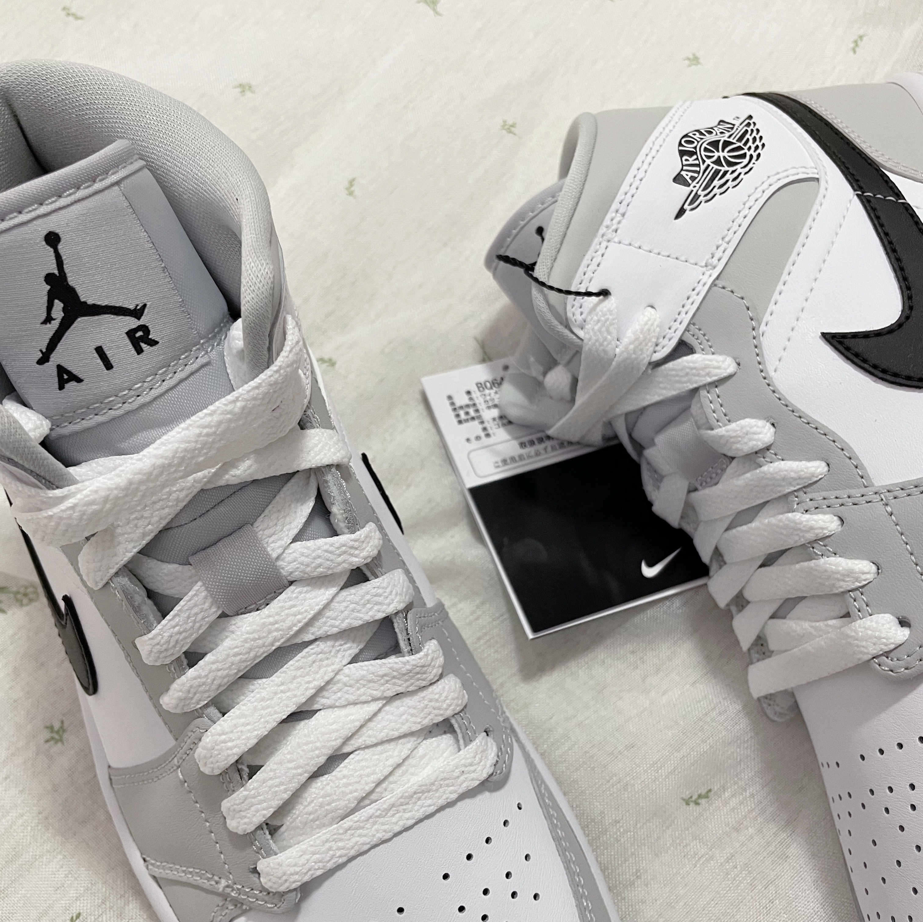(W) Jordan 1 Mid Grey Fog 착용 스타일 - 2