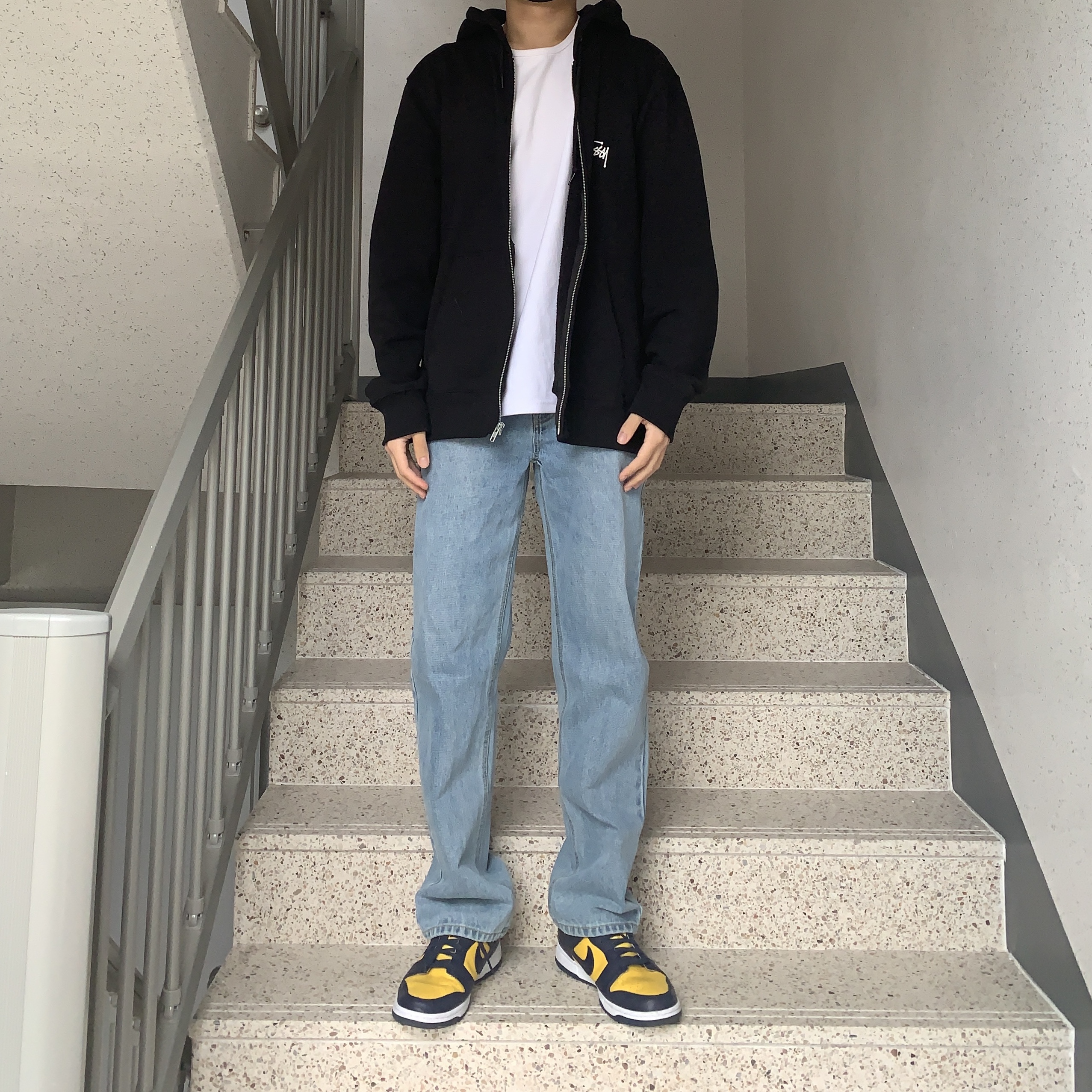 Nike Dunk Low Retro Varsity Maize, Stussy World Tour Zip Hoodie Black 2021 착용 스타일