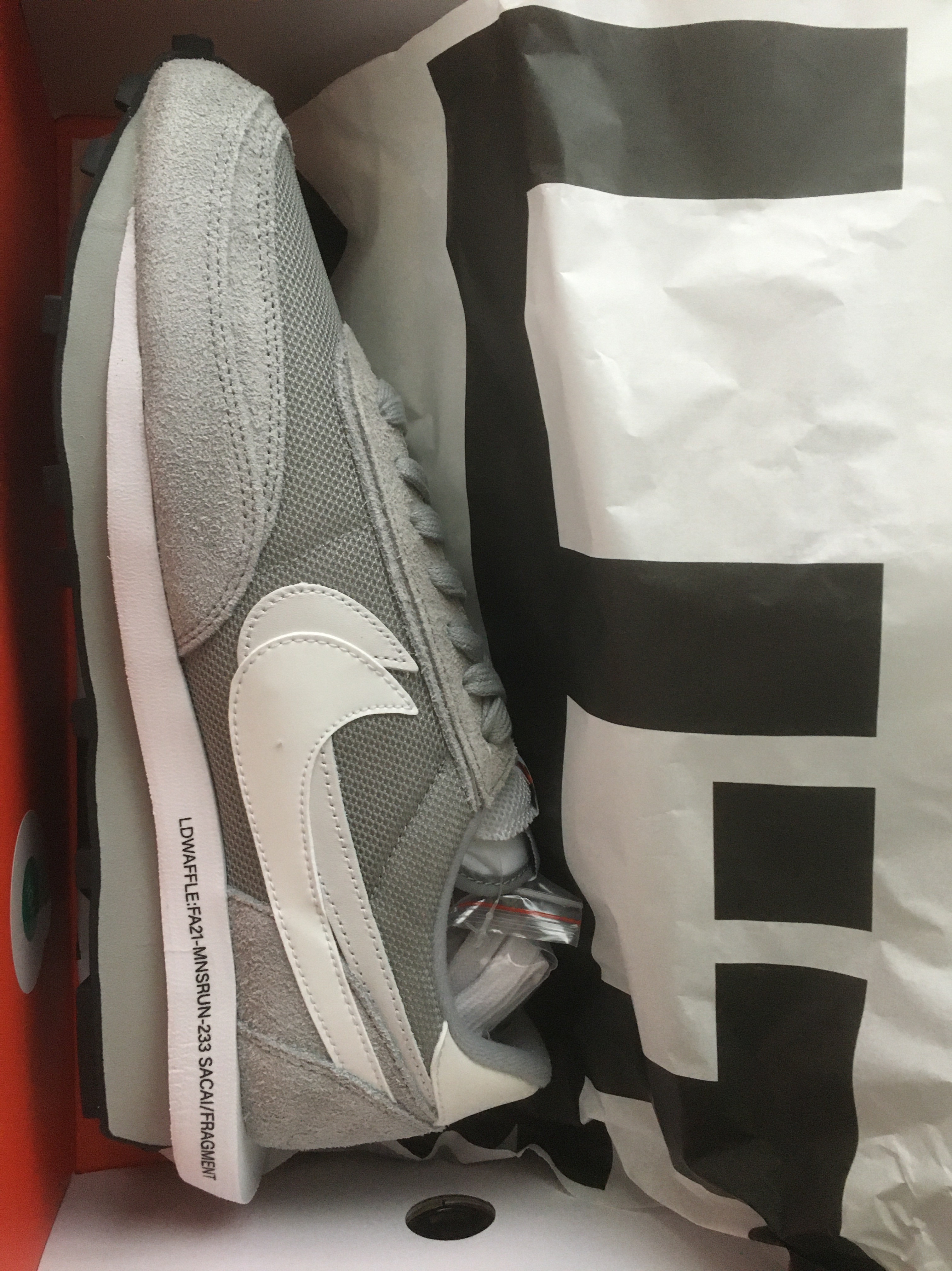 Nike x Sacai x Fragment LDWaffle Light Smoke Grey 착용 스타일