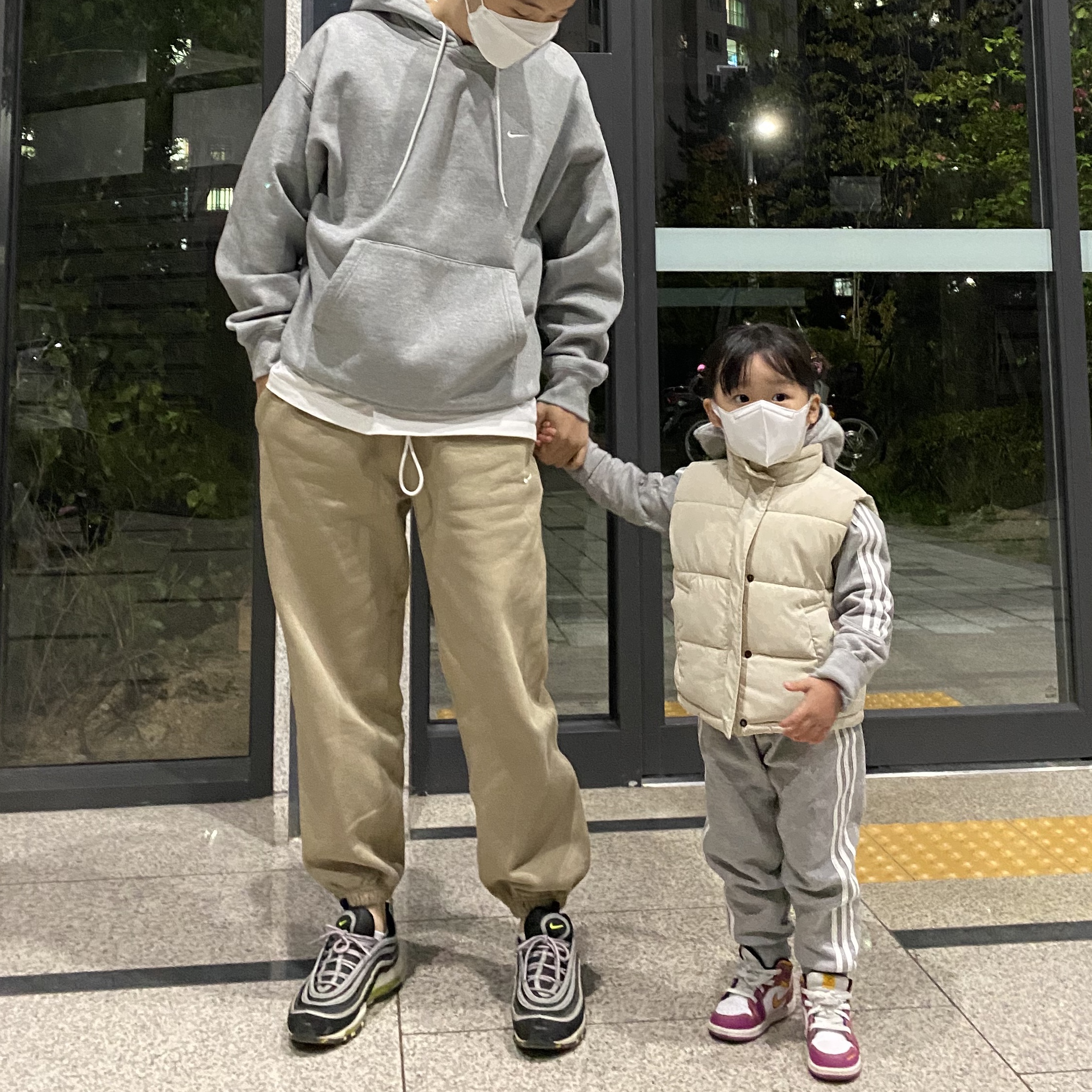 Nike NRG Solo Swoosh Fleece Hoodie Dark Grey Heather - US/EU, (W) Nike NRG Solo Swoosh Fleece Pants Khaki - Asia 착용 스타일 - 2