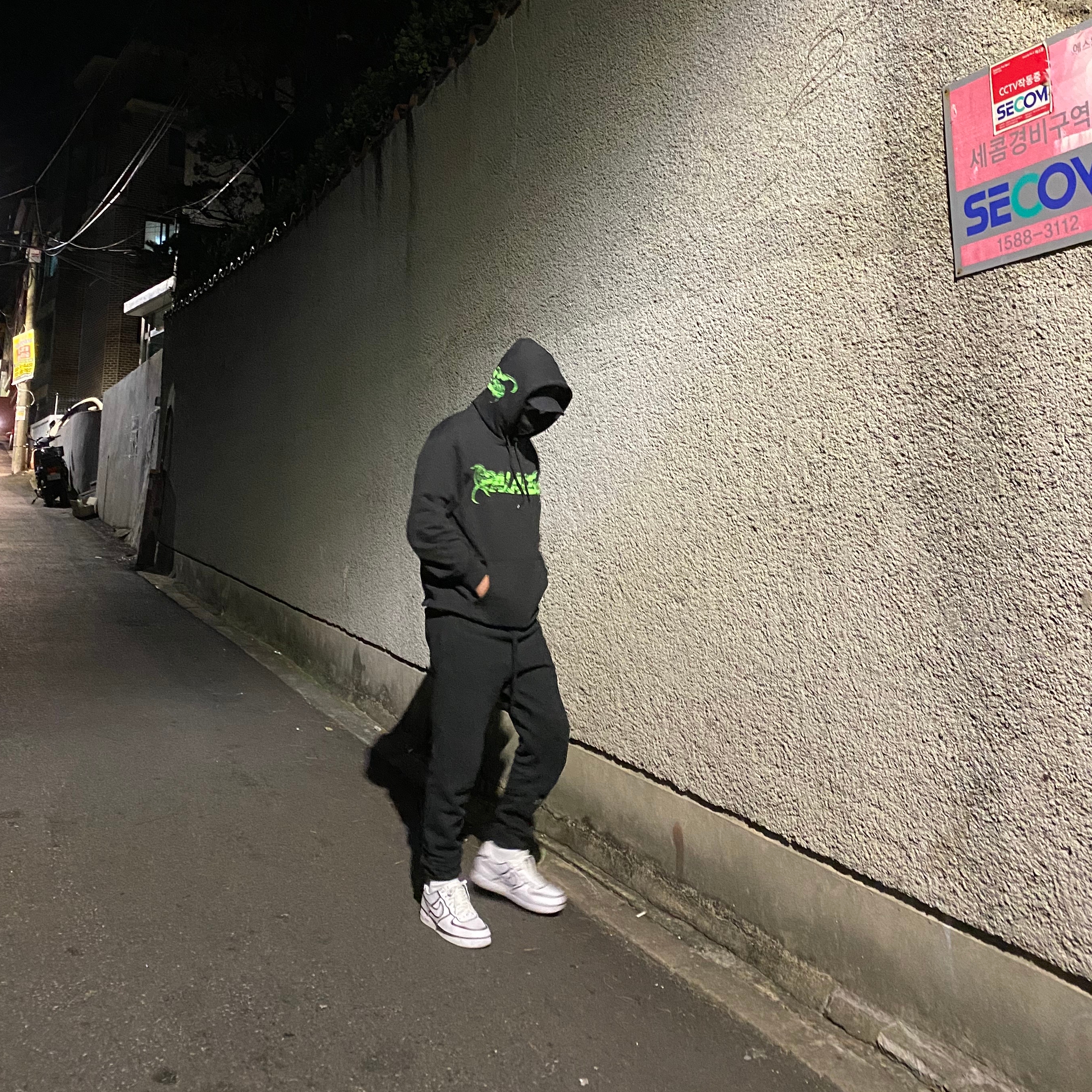 Palace Tri-Me Hood Black - 21SS, Essentials Sweatpants Dark Slate/Black 2020 착용 스타일 - 2