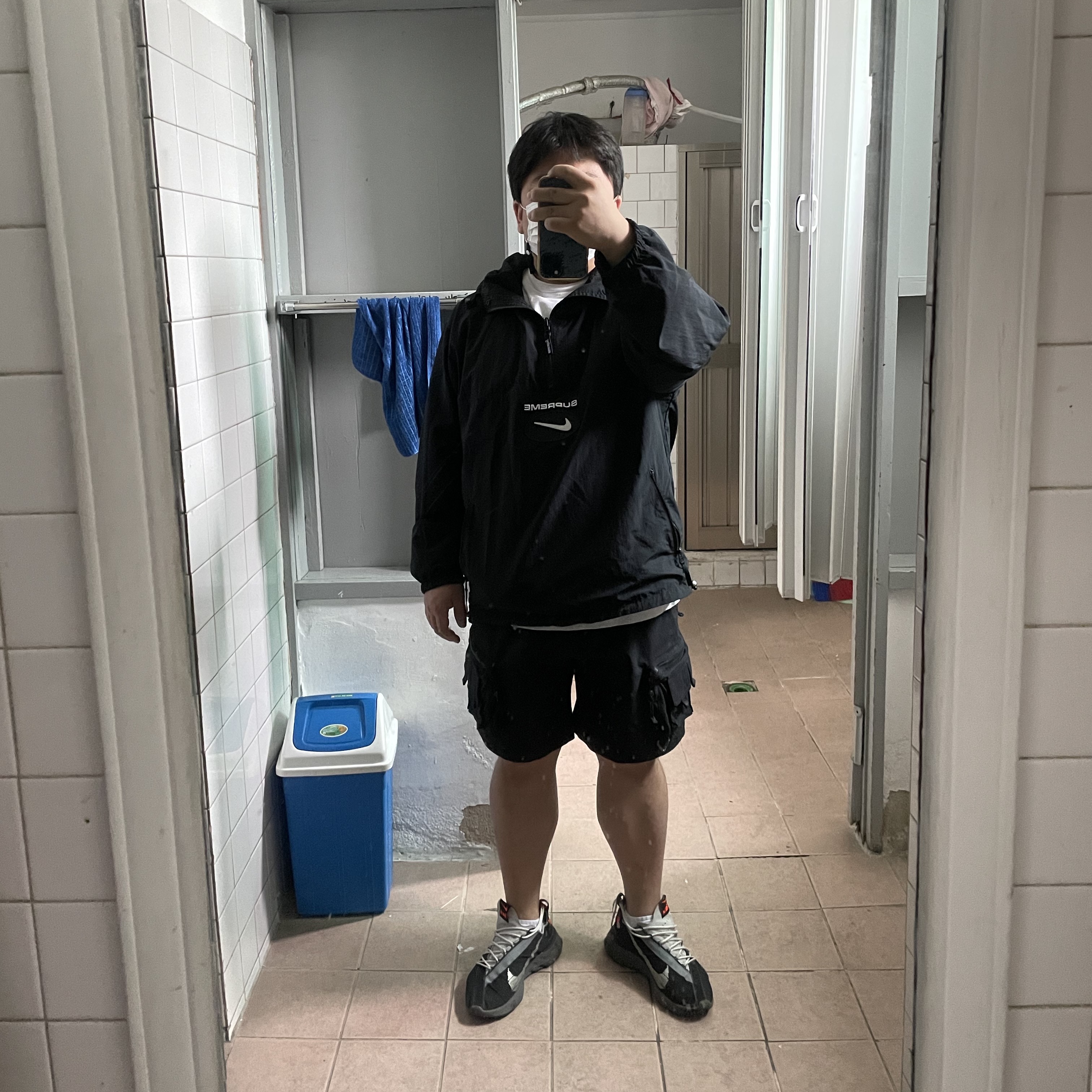 Supreme x Nike Jewel Reversible Ripstop Anorak Black - 20FW, Nike ISPA React Low Black 착용 스타일
