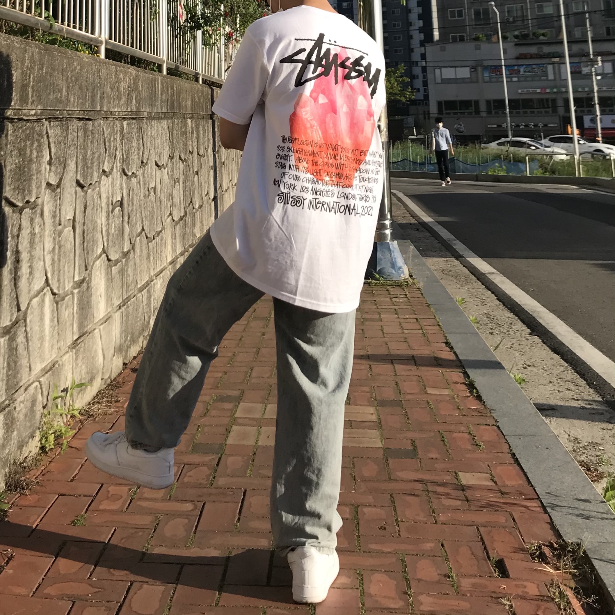 Stussy Reflection T-Shirt White, Nike Air Force 1 '07 Low White 착용 스타일