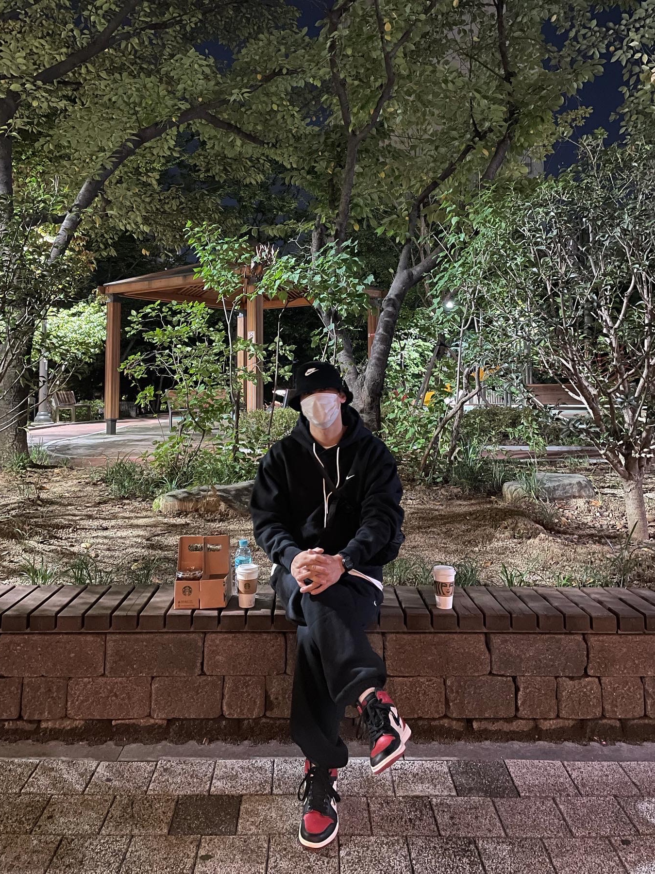 Nike Futura Corduroy Bucket Black, Nike NRG Solo Swoosh Fleece Pants Black - US/EU 착용 스타일 - 1