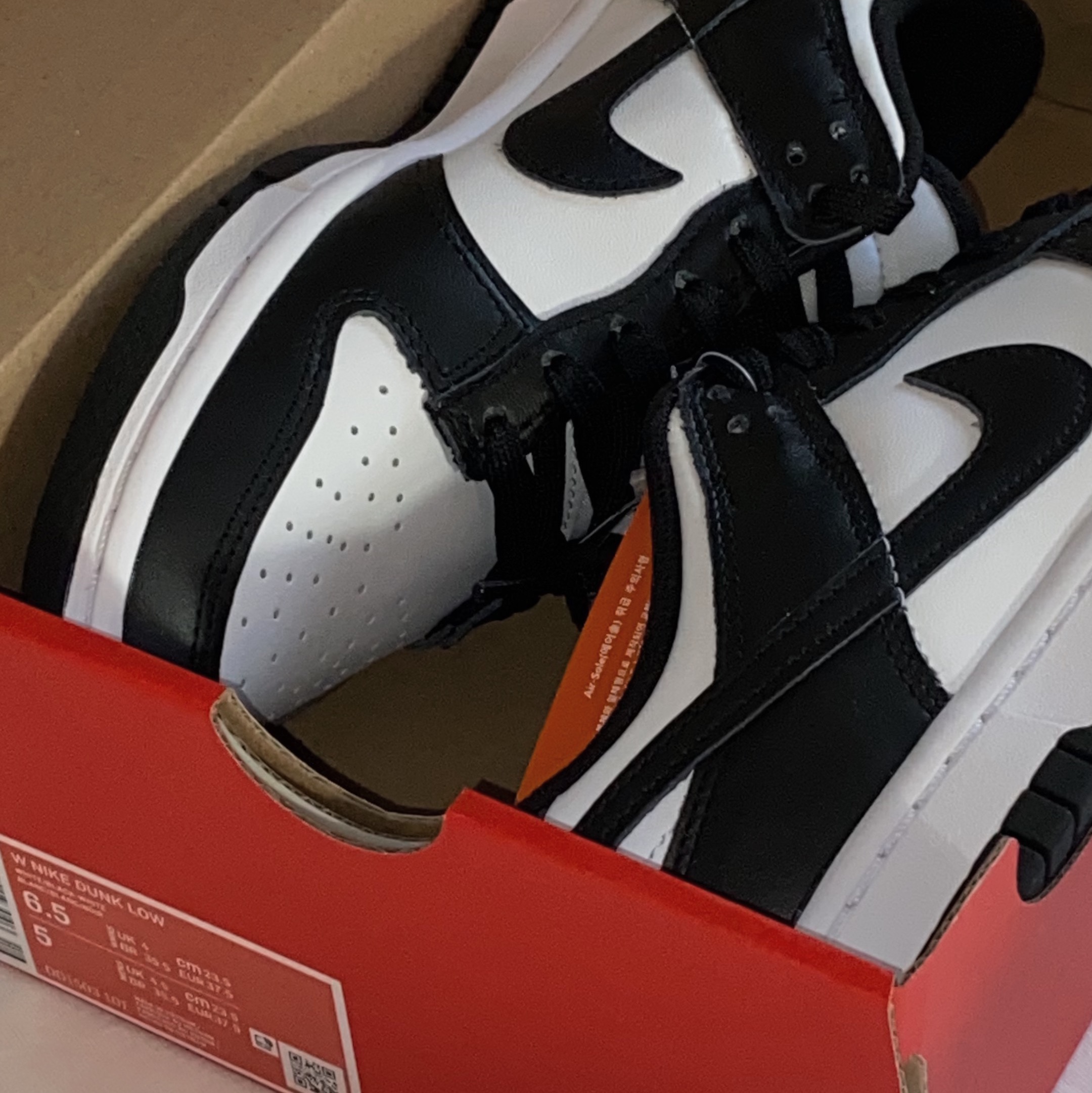 (W) Nike Dunk Low Black, Nike Dunk Low Retro Black 착용 스타일 - 1