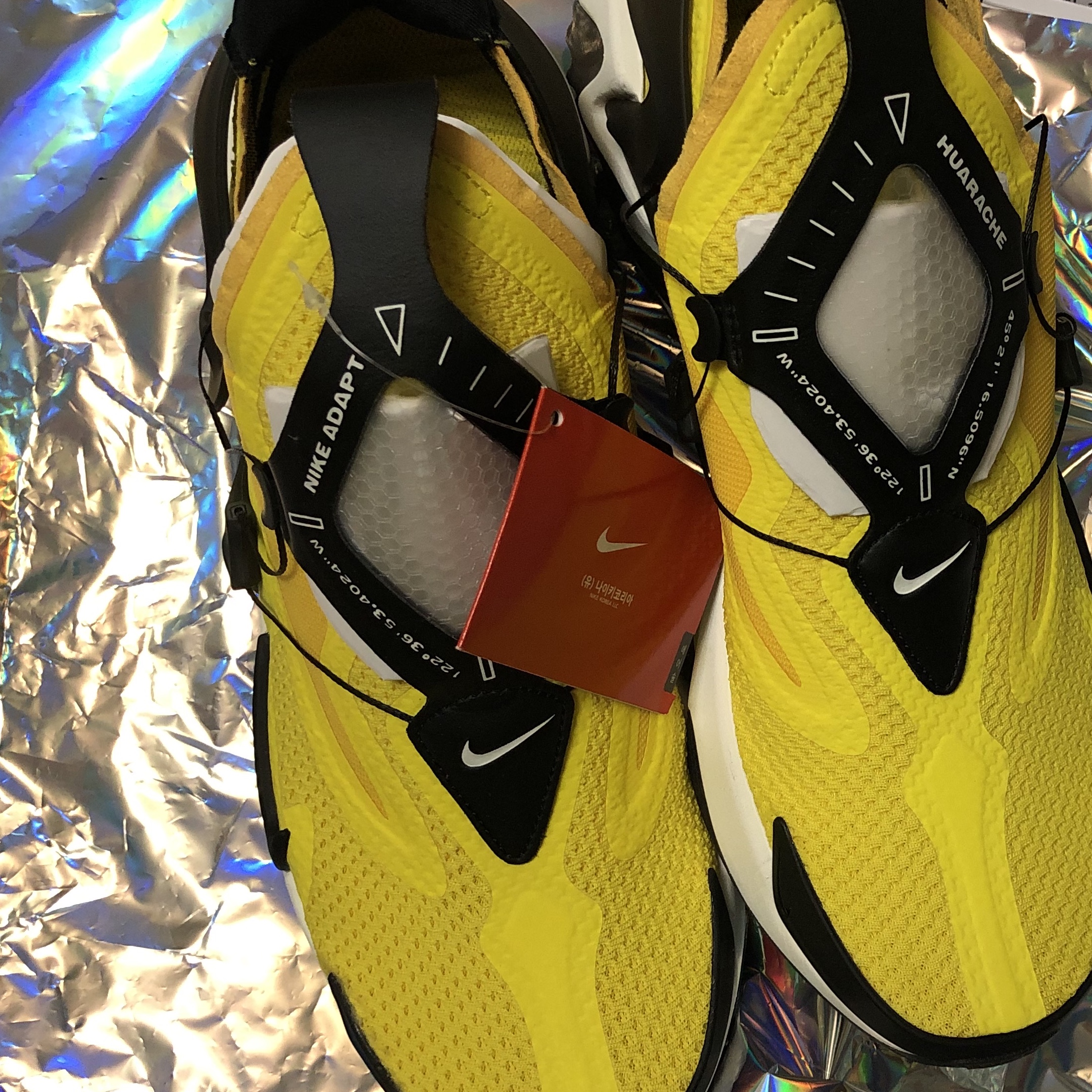 Adapt Huarache Opti Yellow (KR Charger) 착용 스타일