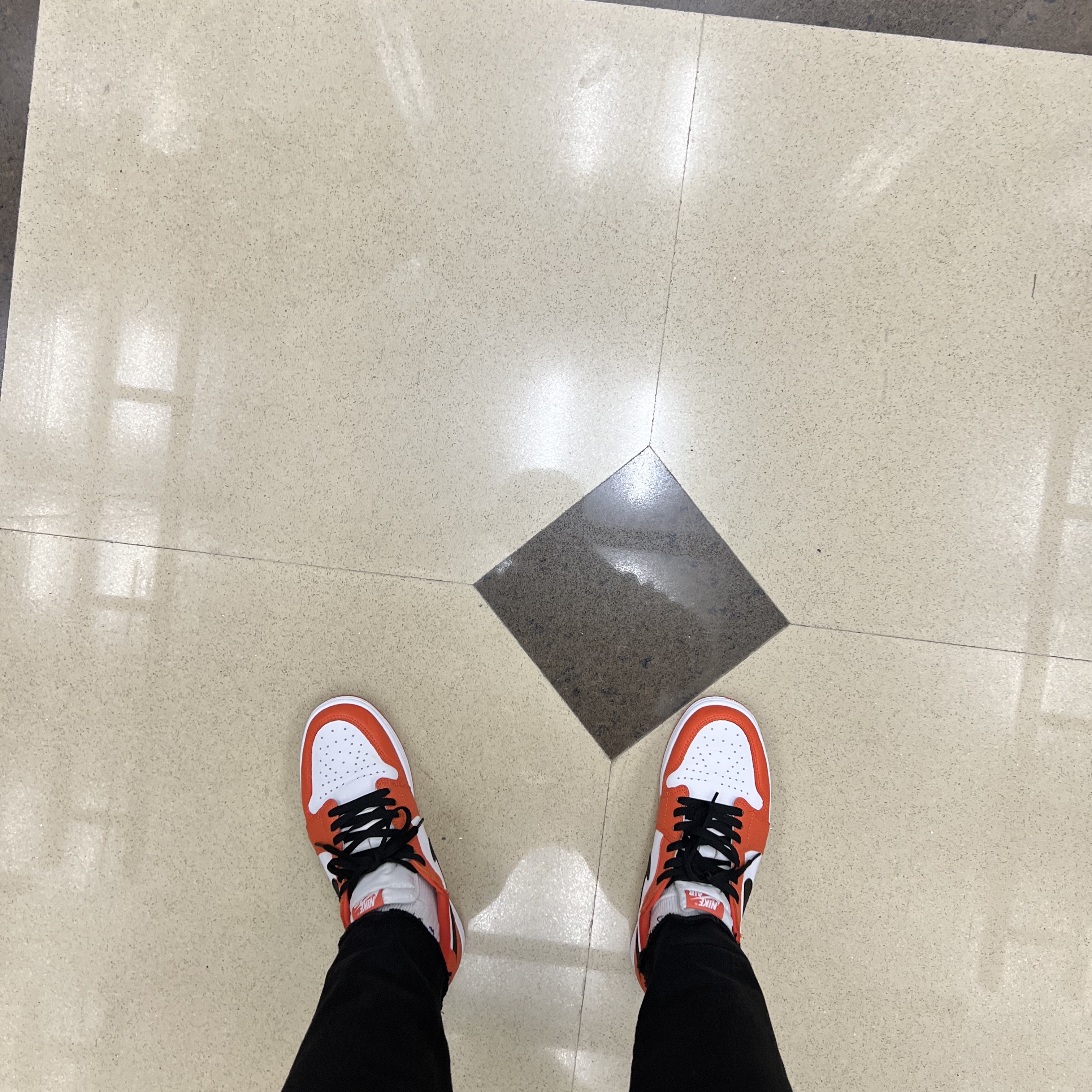 Nike NRG Solo Swoosh Fleece Hoodie Dark Grey Heather - Asia, Jordan 1 Low OG Starfish 착용 스타일 - 3