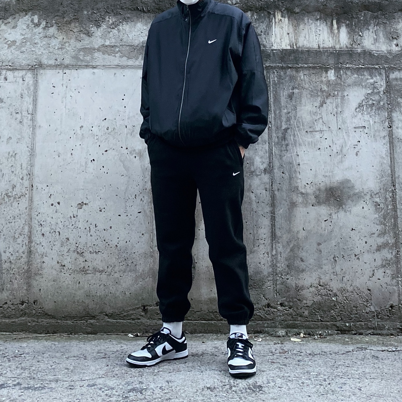 Nike NRG Solo Swoosh Satin Bomber Jacket Black Kumquat - Asia, Nike NRG Solo Swoosh Fleece Pants Black White - Asia 착용 스타일