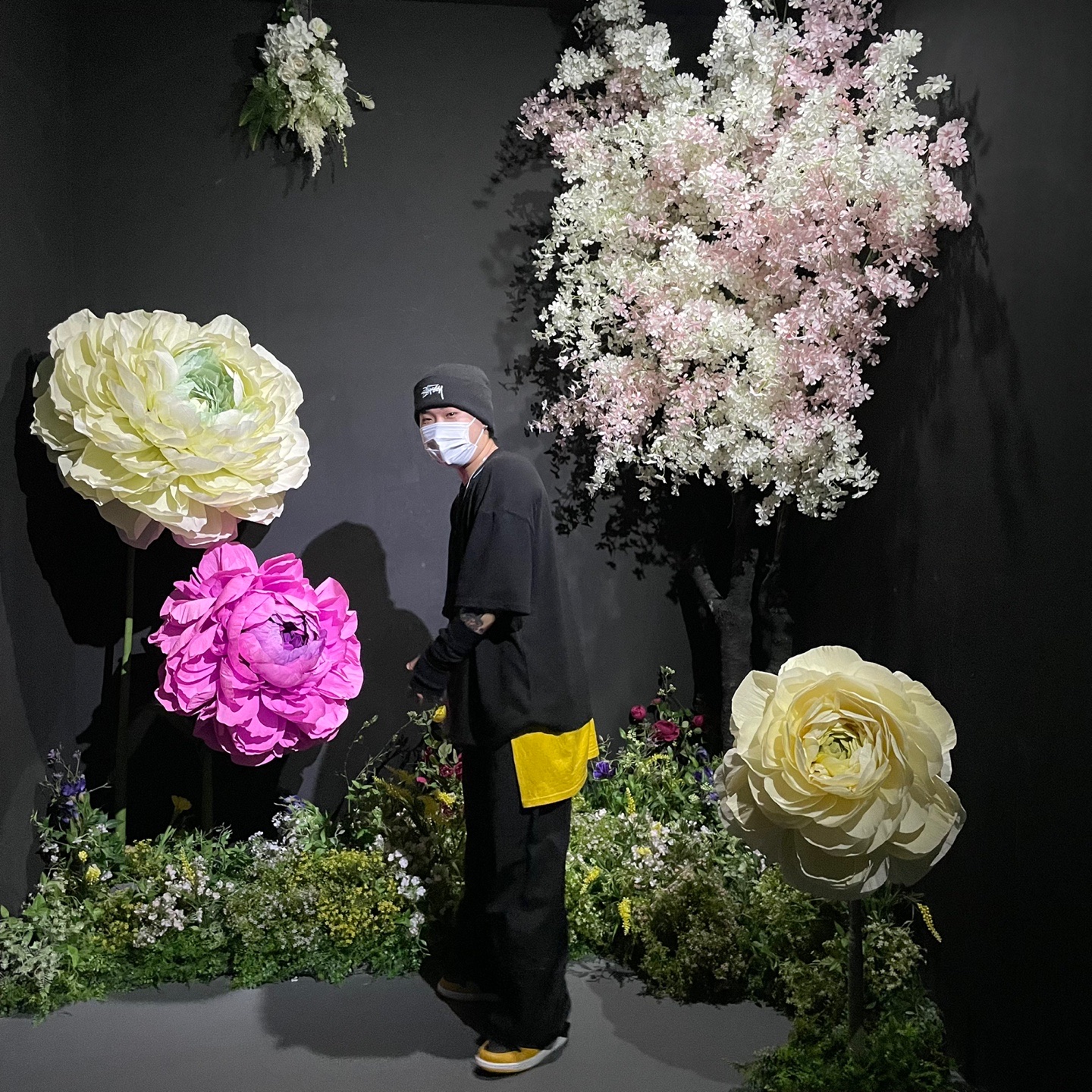 Nike x Stussy Cuff Beanie, Jordan 1 Retro High OG Pollen 착용 스타일