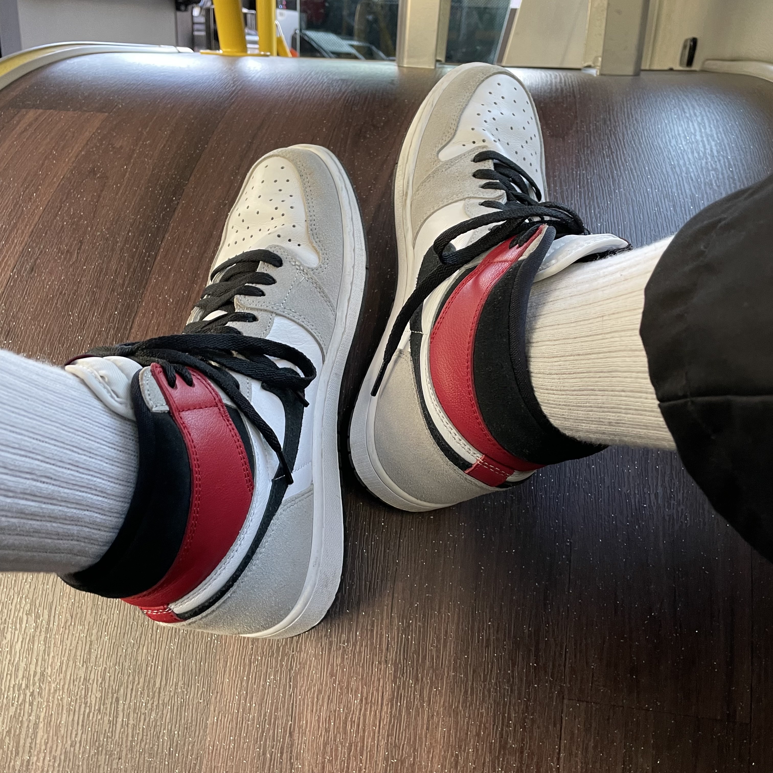 Jordan 1 Retro High OG Light Smoke Grey 착용 스타일