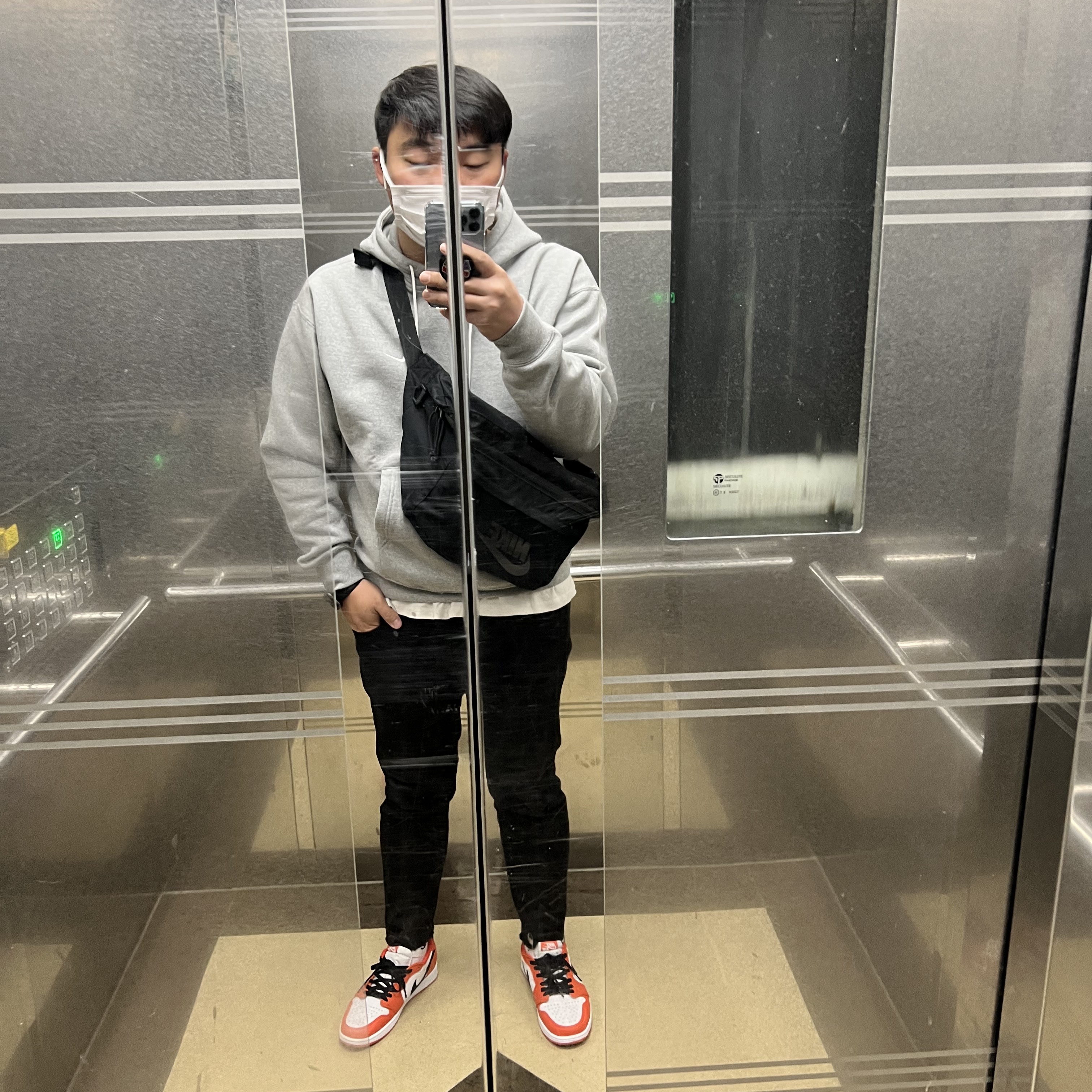 Nike NRG Solo Swoosh Fleece Hoodie Dark Grey Heather - Asia, Jordan 1 Low OG Starfish 착용 스타일 - 2